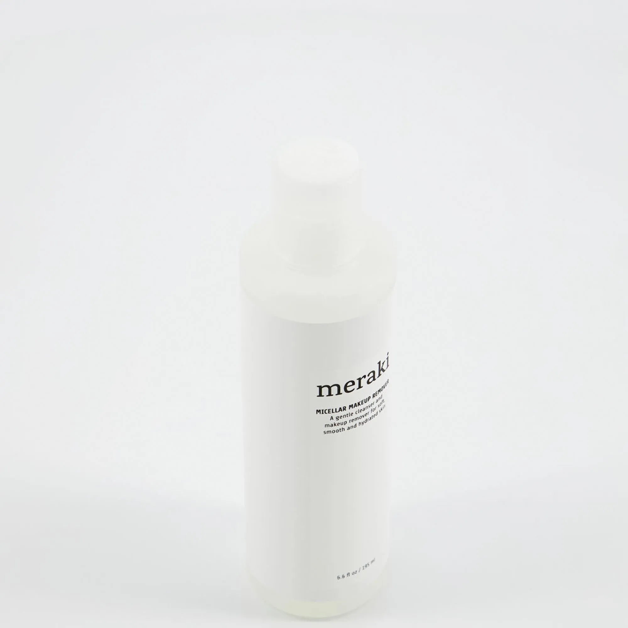 Micellar makeup remover in  präsentiert im Onlineshop von KAQTU Design AG. Pflege ist von Meraki