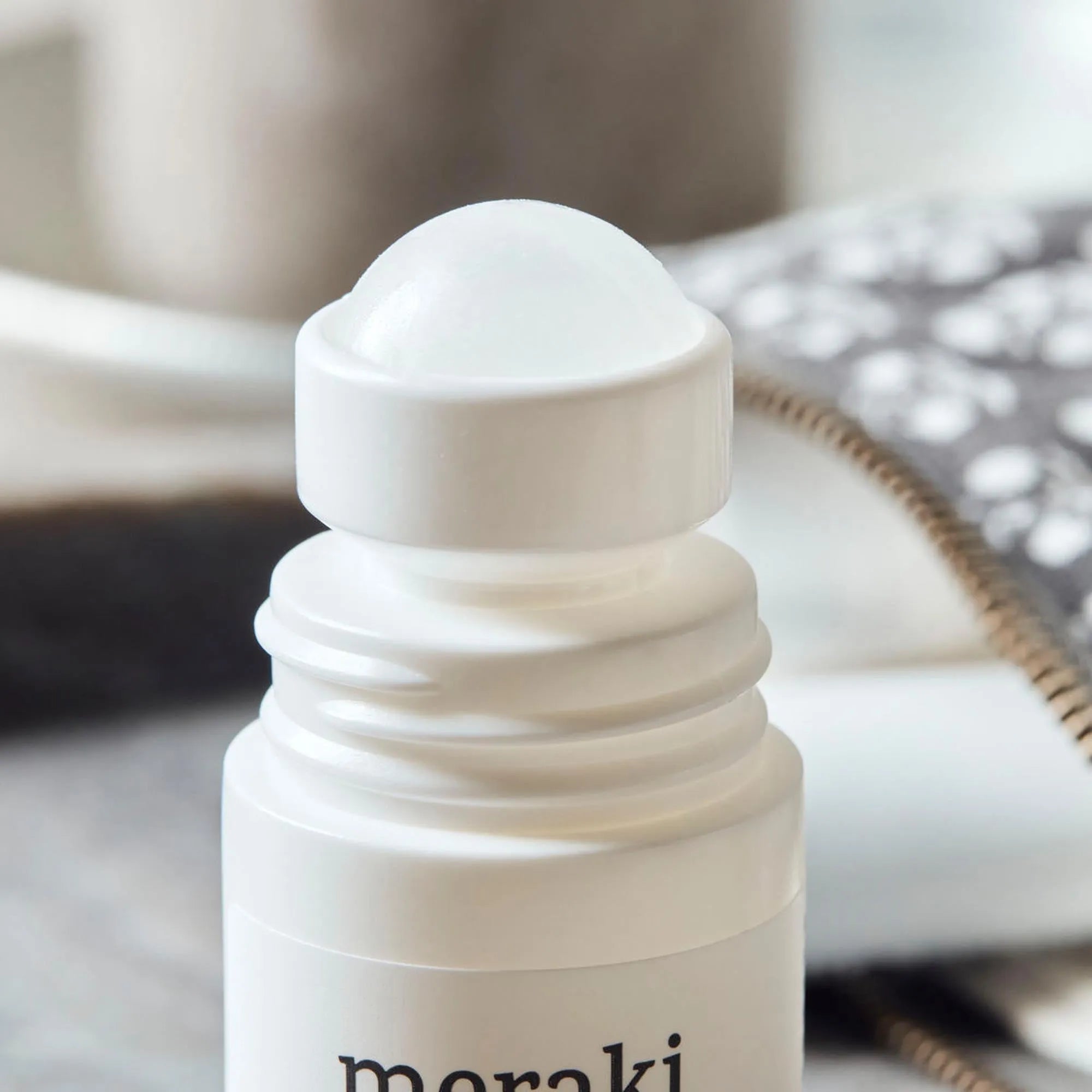 Meraki Linen Dew: Erfrischendes Deo mit sanfter, natürlicher Pflege.