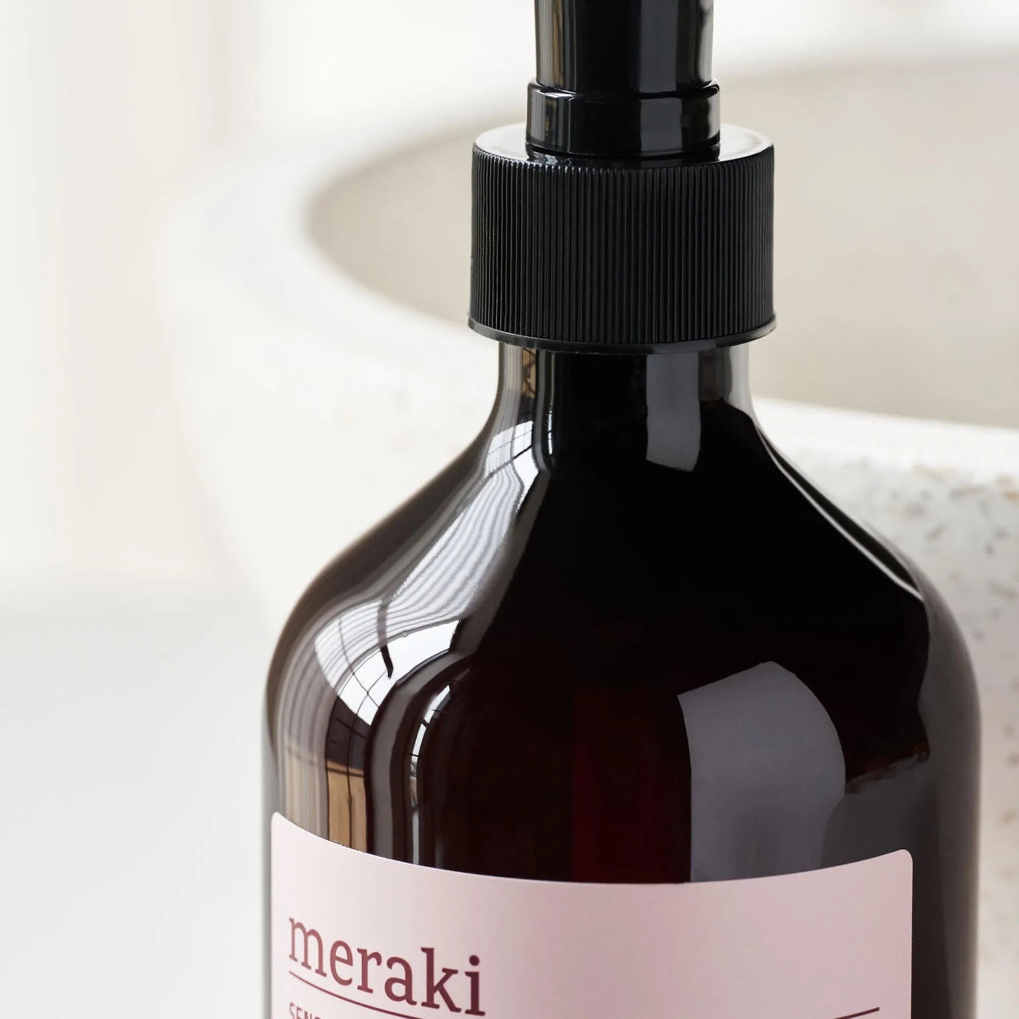 Meraki Sensitive Wash: Sanfte, parfümfreie Reinigung für den Intimbereich, unterstützt den pH-Wert und spendet Feuchtigkeit.