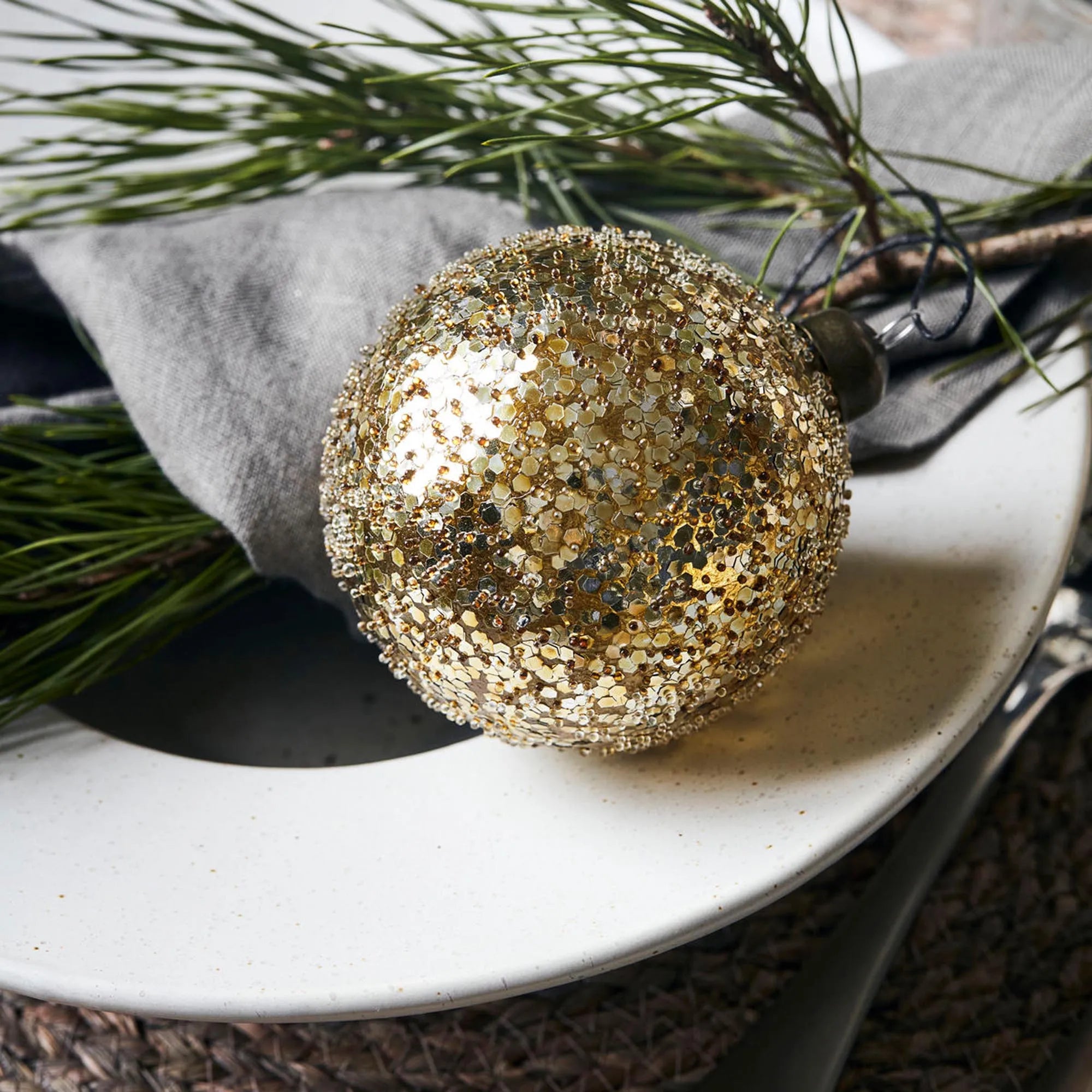 Ornamente, HDChosen, Gold in Gold präsentiert im Onlineshop von KAQTU Design AG. Weihnachtszubehör ist von House Doctor