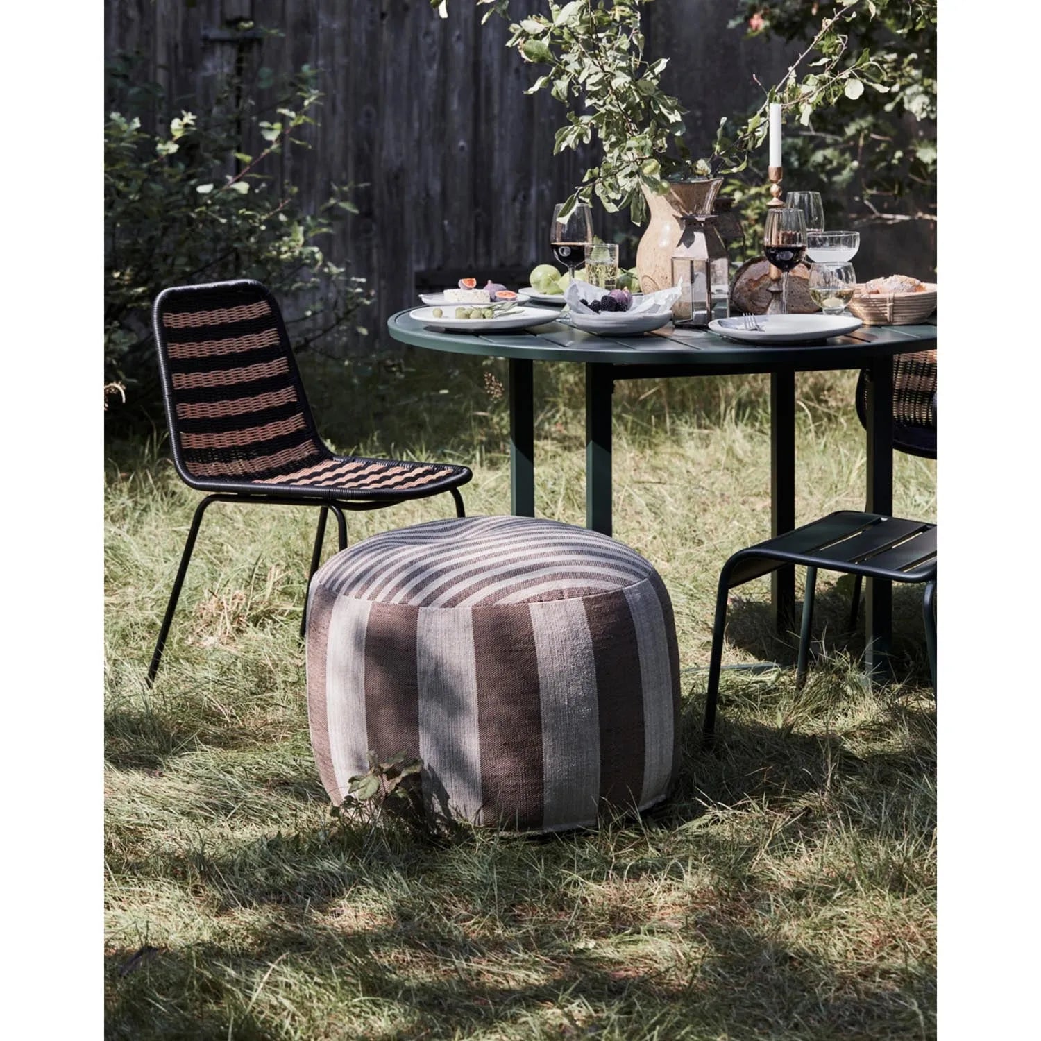 Pouf, HDAlfo, Braun;Weiß in Braun, Weiß präsentiert im Onlineshop von KAQTU Design AG. Hocker Outdoor ist von House Doctor