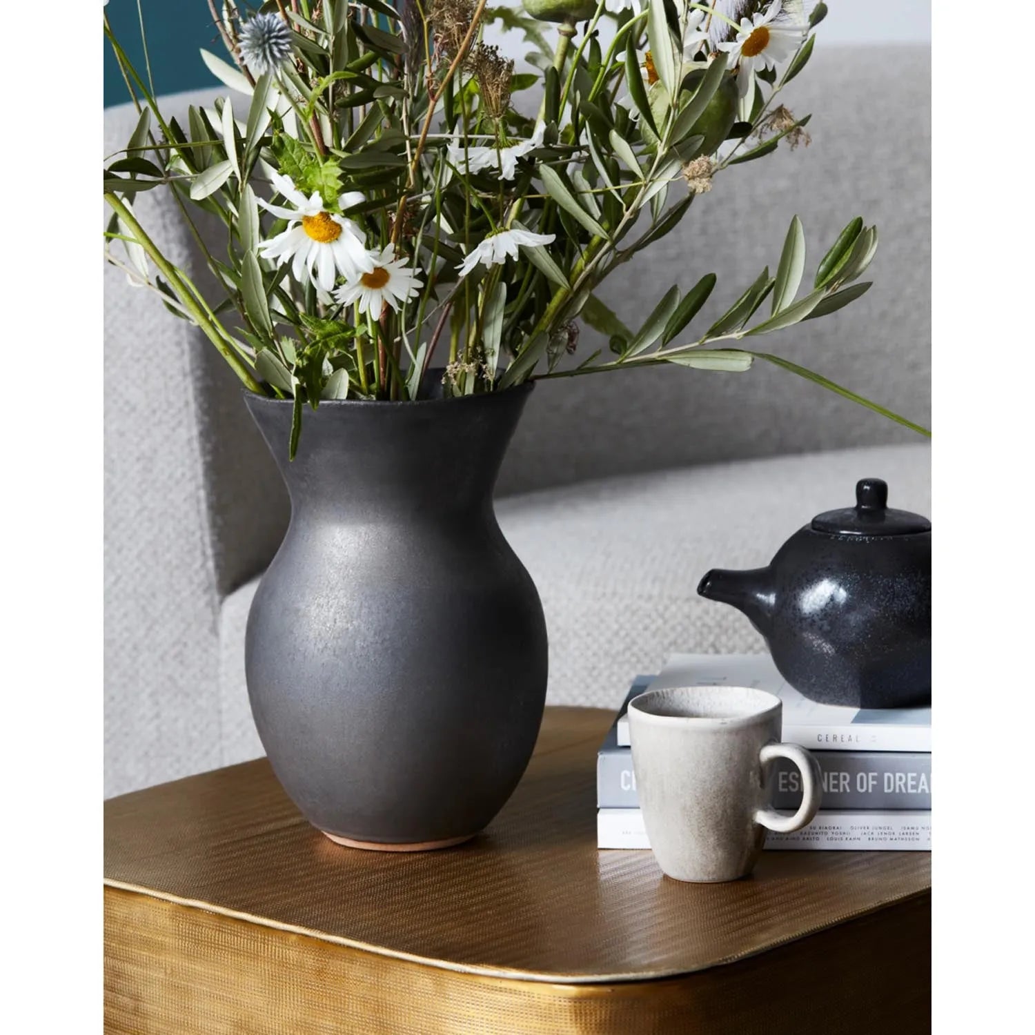 Vase, HDCorp, Schwarz in Schwarz präsentiert im Onlineshop von KAQTU Design AG. Vase ist von House Doctor