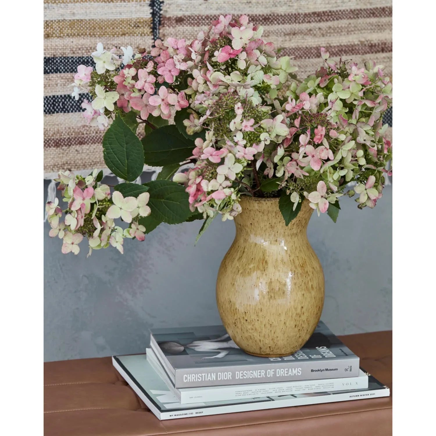 Vase, HDCorp, Beige in Beige präsentiert im Onlineshop von KAQTU Design AG. Vase ist von House Doctor