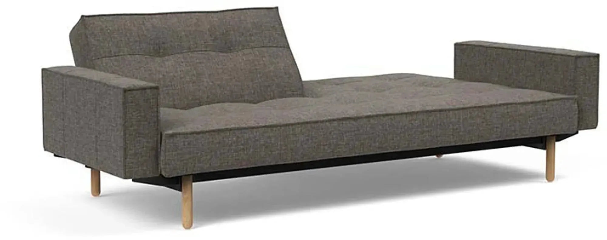 Elegantes Splitback Sofabett 210 Stem mit flexiblen Armlehnen.