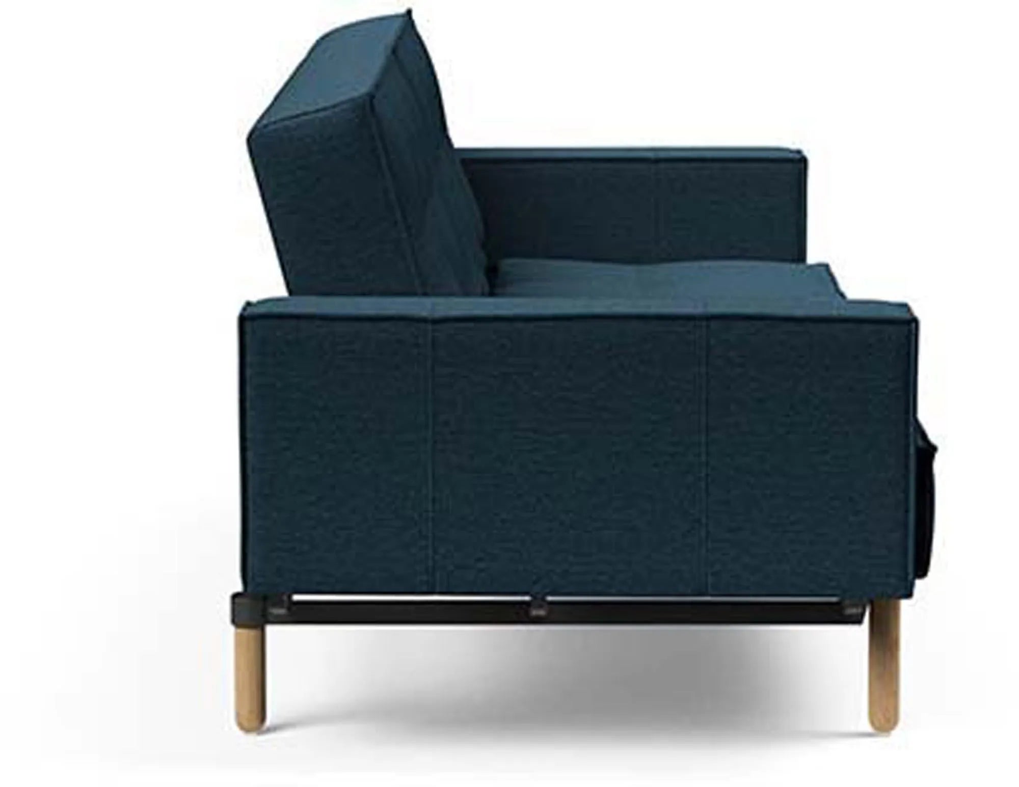 Elegantes Splitback Sofabett 210 Stem mit flexiblen Armlehnen.