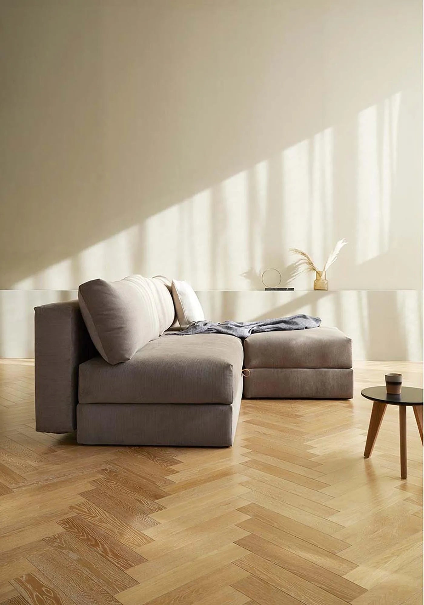 Osvald Sofabett 200: Elegantes Schlafsofa für zeitgemäße Räume.