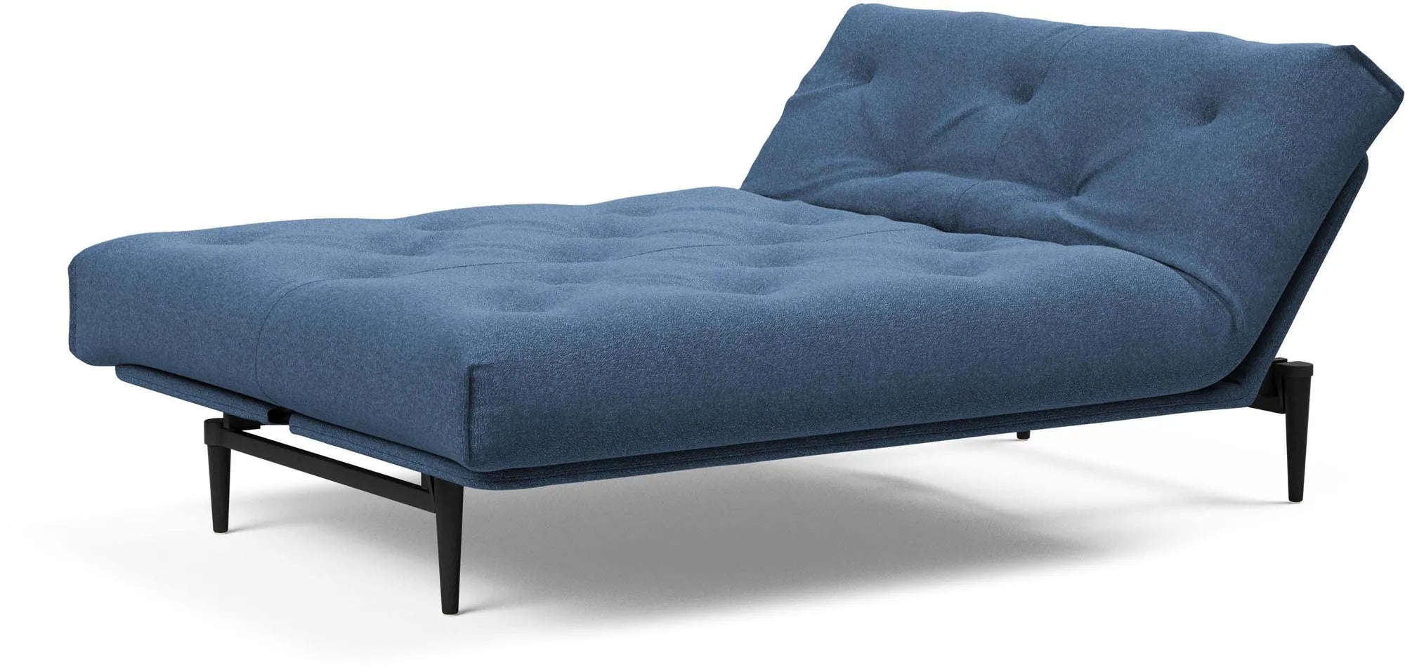 Colpus Black: Modernes nordisches Sofa mit Schlafkomfort von Innovation.