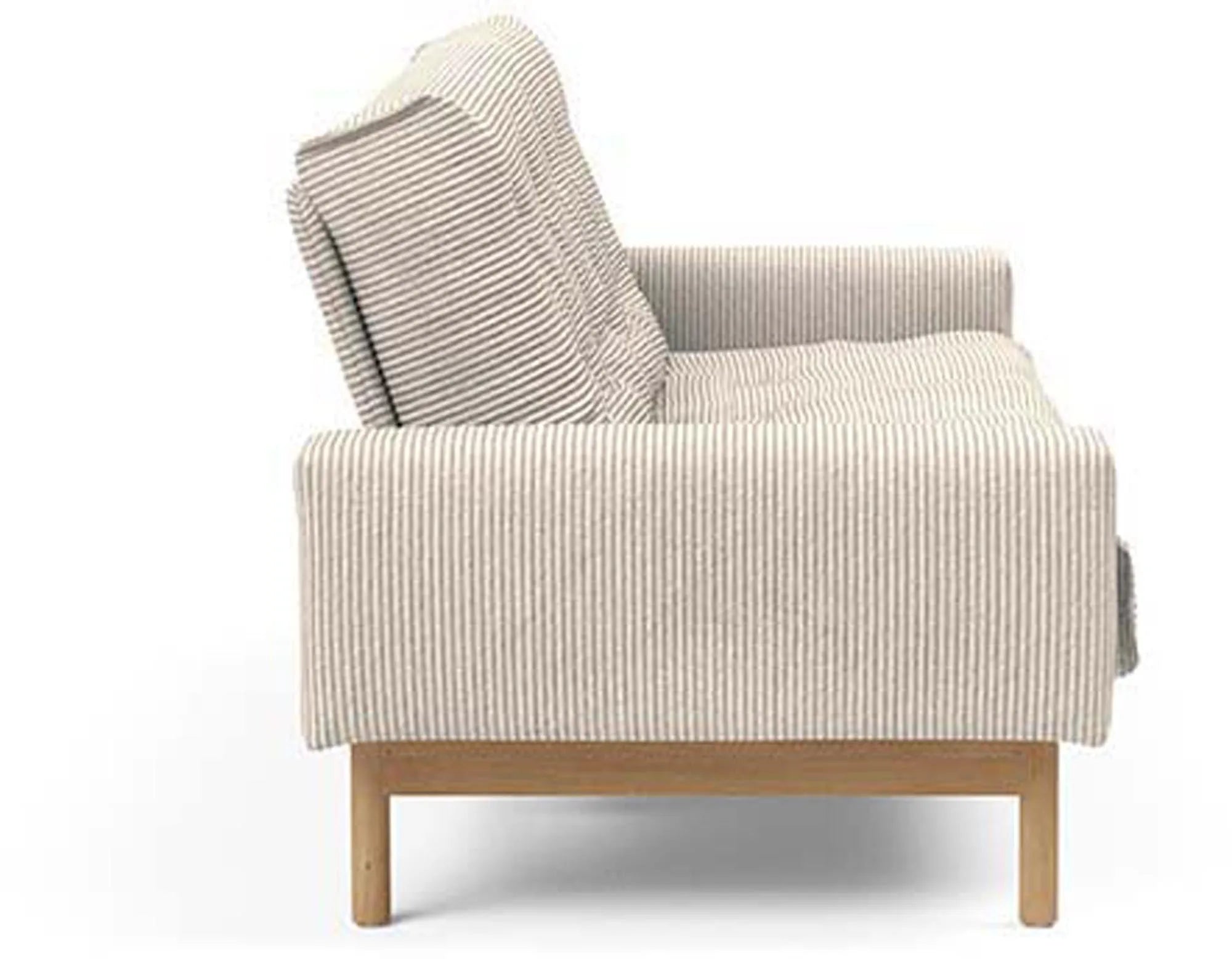 Elegantes Schlafsofa im skandinavischen Design, individuell anpassbarer Komfort, robust und nachhaltig.