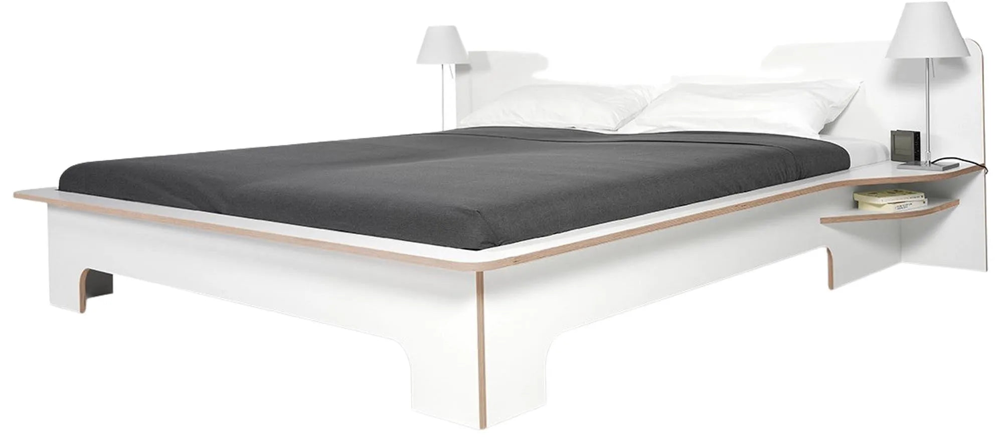 Elegantes Plane Doppelbett mit robustem Lattenrost von Müller Möbel.