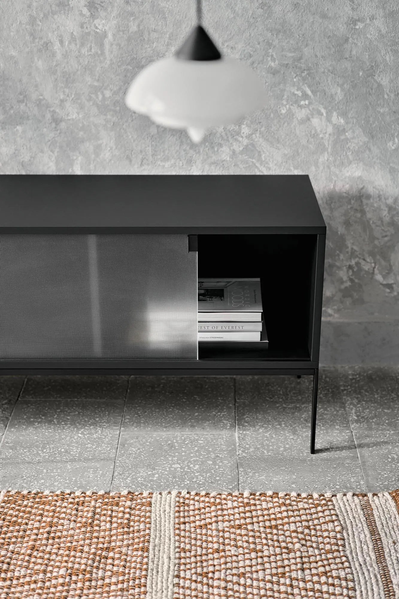 Stilvolles Met Sideboard von Noo.ma: Funktion trifft auf modernes Design.