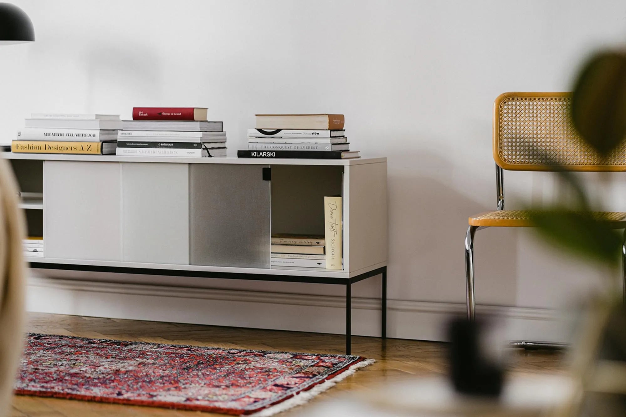 Met Sideboard von Noo.ma: Zeitloses Design für jeden Wohnraum.