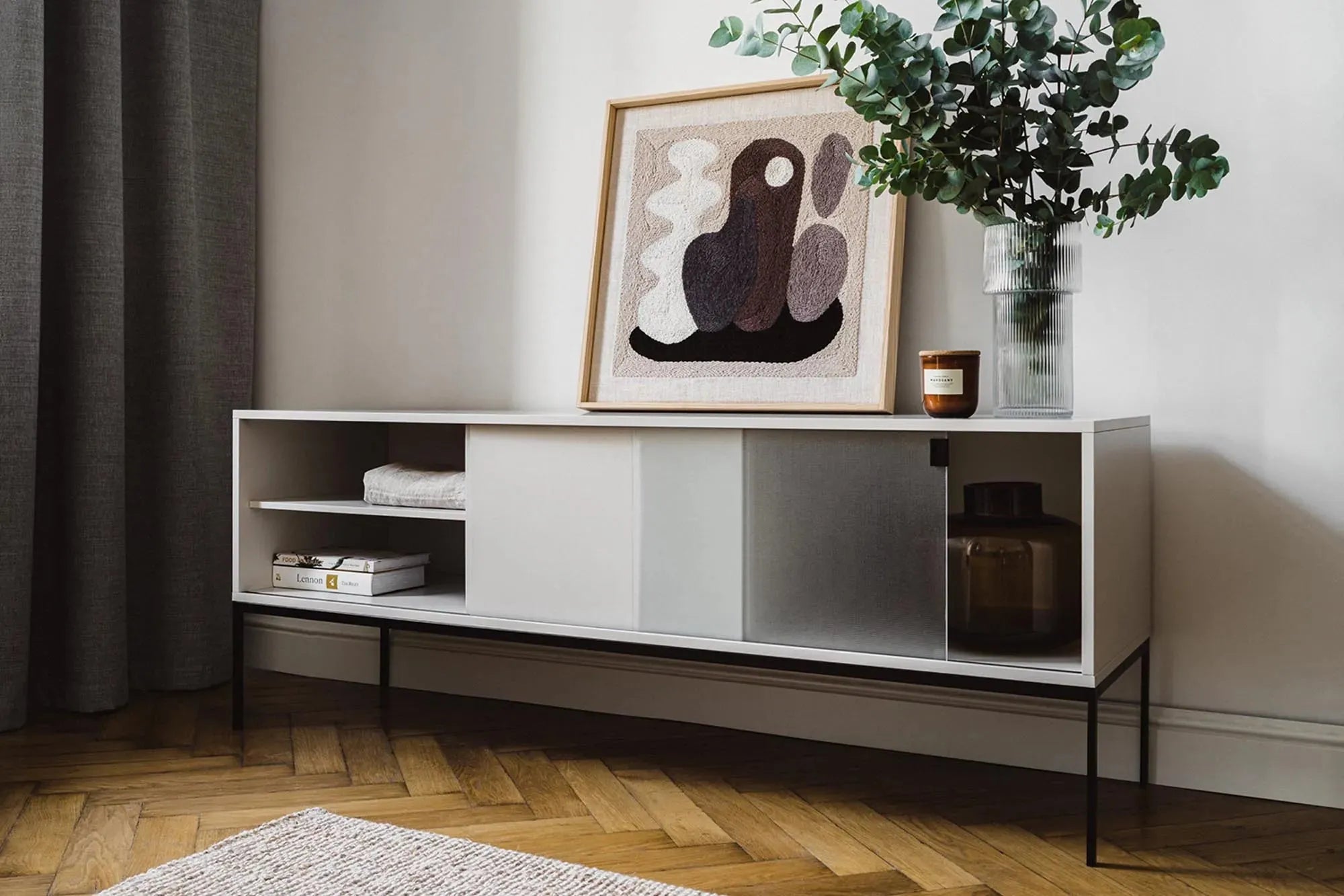 Stilvolles Met Sideboard von Noo.ma: Vielseitig und modern.