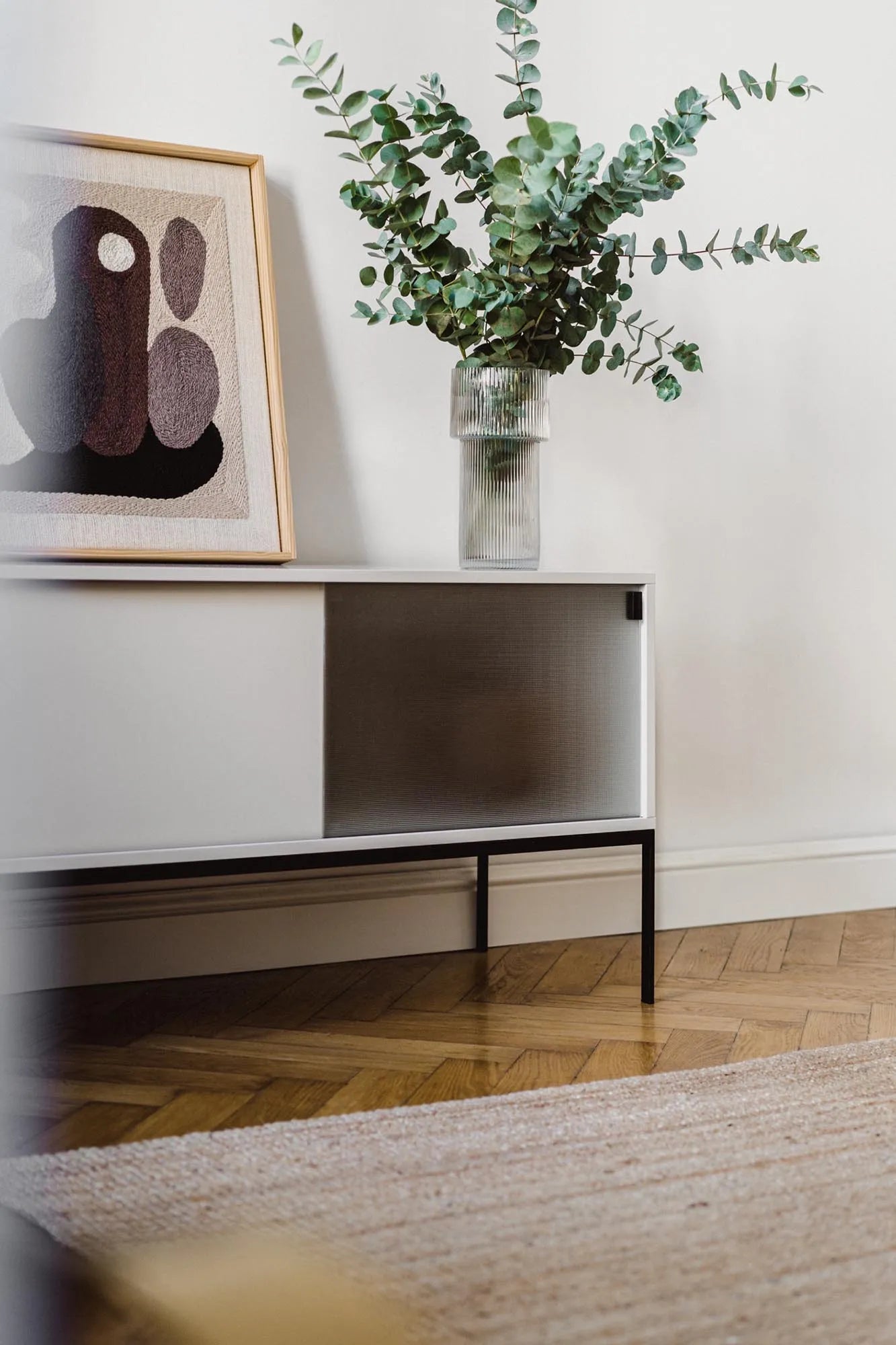 Met Sideboard von Noo.ma: Funktionalität trifft auf zeitlose Ästhetik.