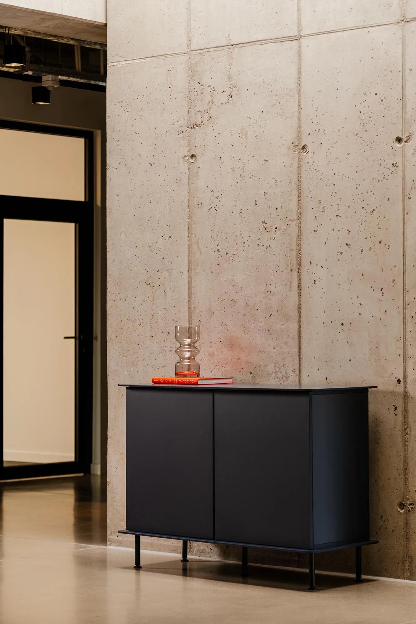 Elegantes Suumo Sideboard von Noo.ma: Design trifft Funktionalität.