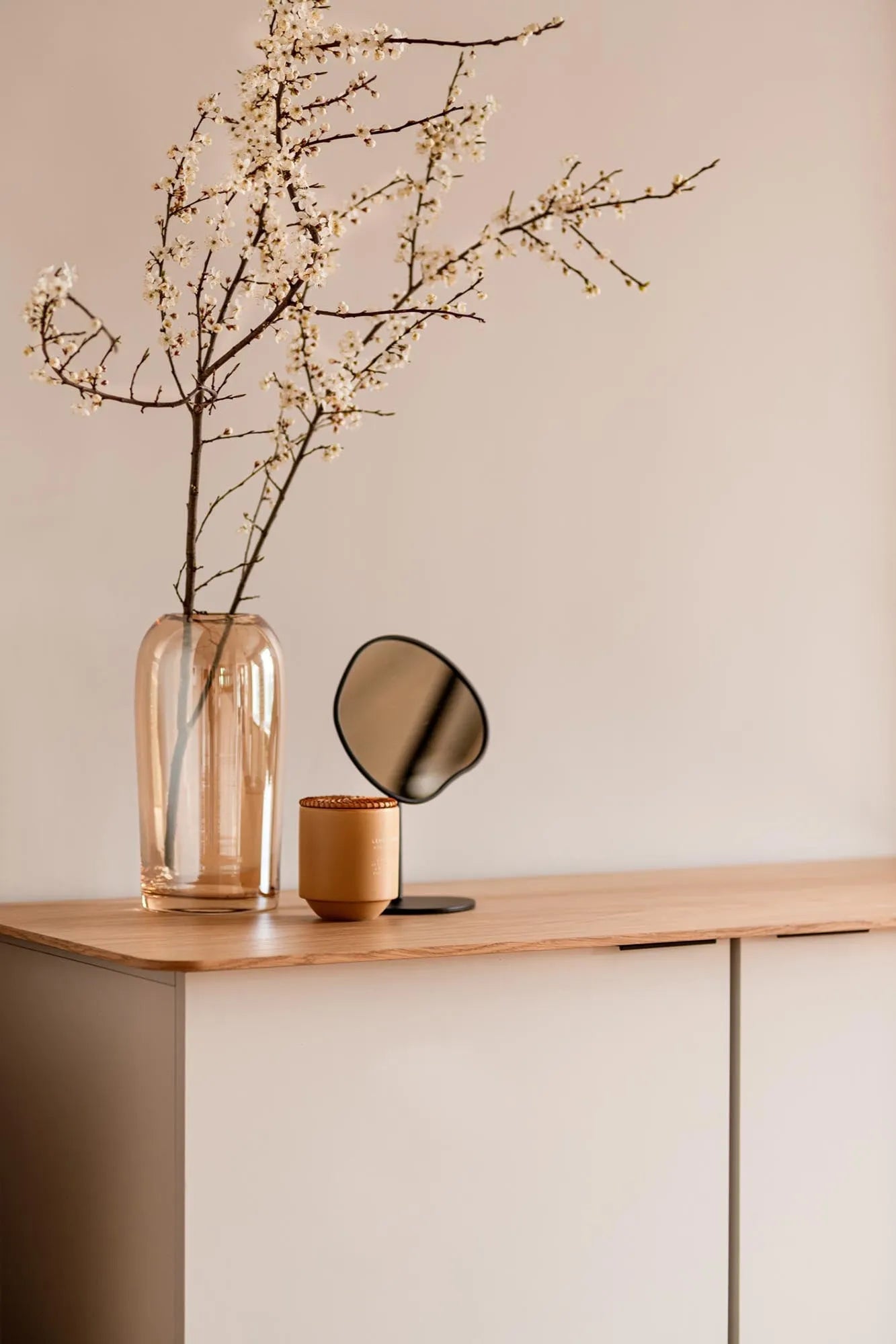 Suumo Sideboard von Noo.ma: Modernes Design für stilvolle Ordnung.