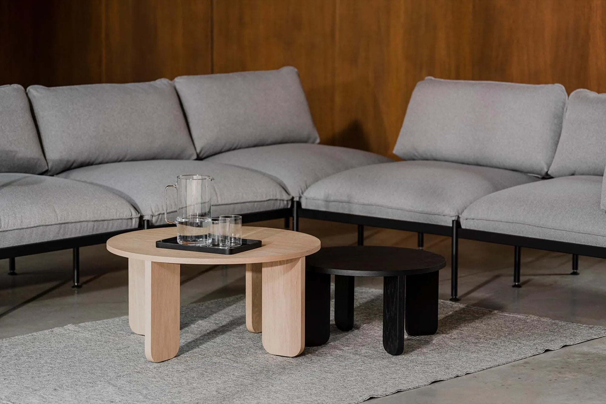 Kuvu Coffee Table in Vulcano Black präsentiert im Onlineshop von KAQTU Design AG. Beistelltisch ist von Noo.ma