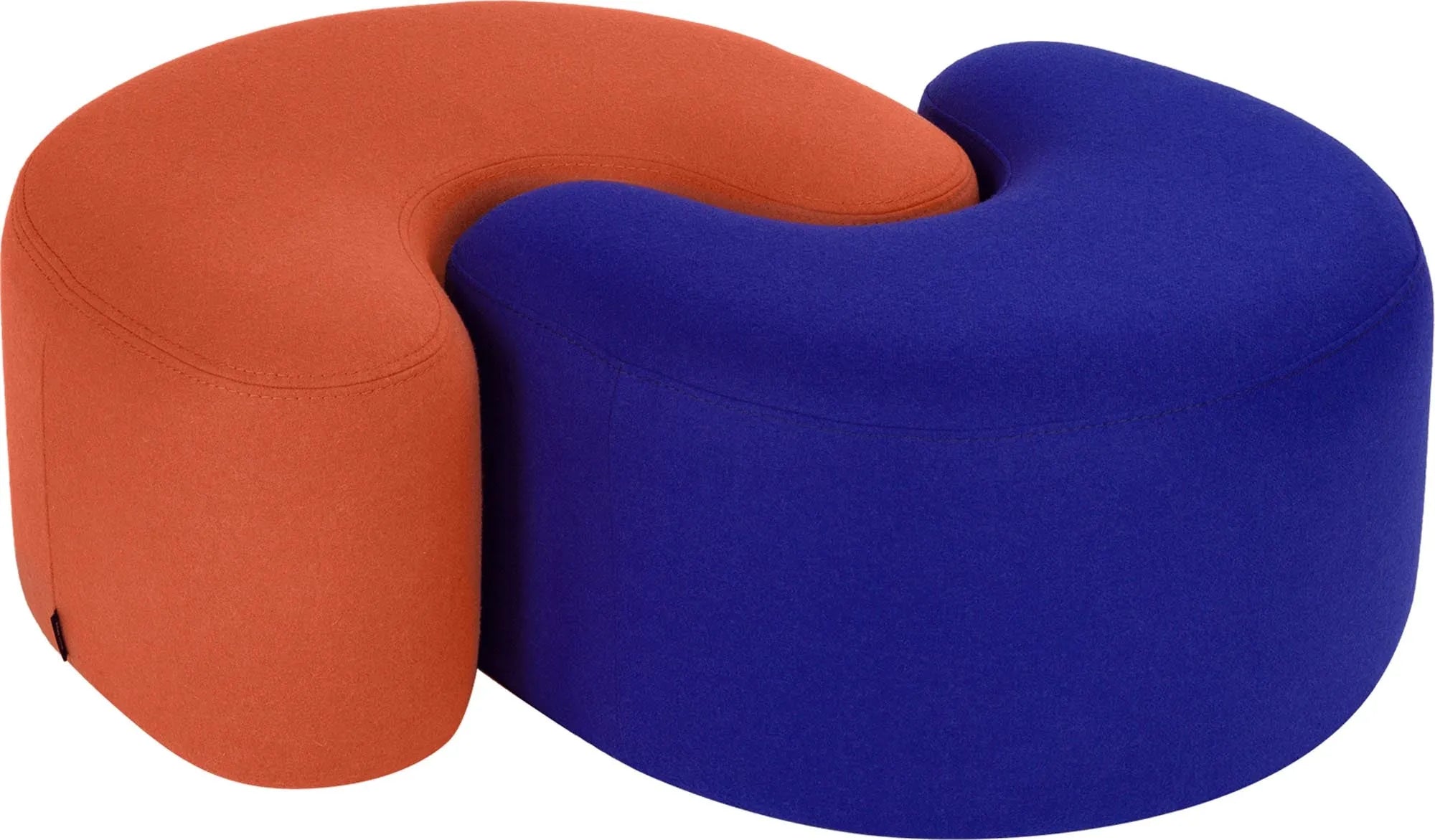 Ü Pouf von Noo.ma: Modernes Design trifft auf funktionalen Komfort.