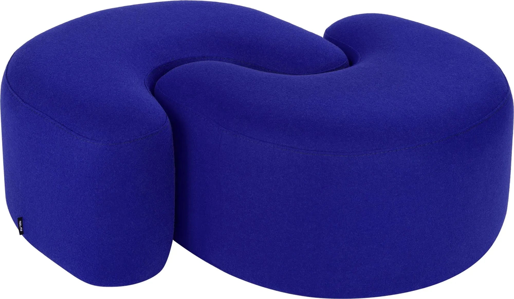 Ü Pouf von Noo.ma: Zeitloses Design trifft auf funktionale Flexibilität.