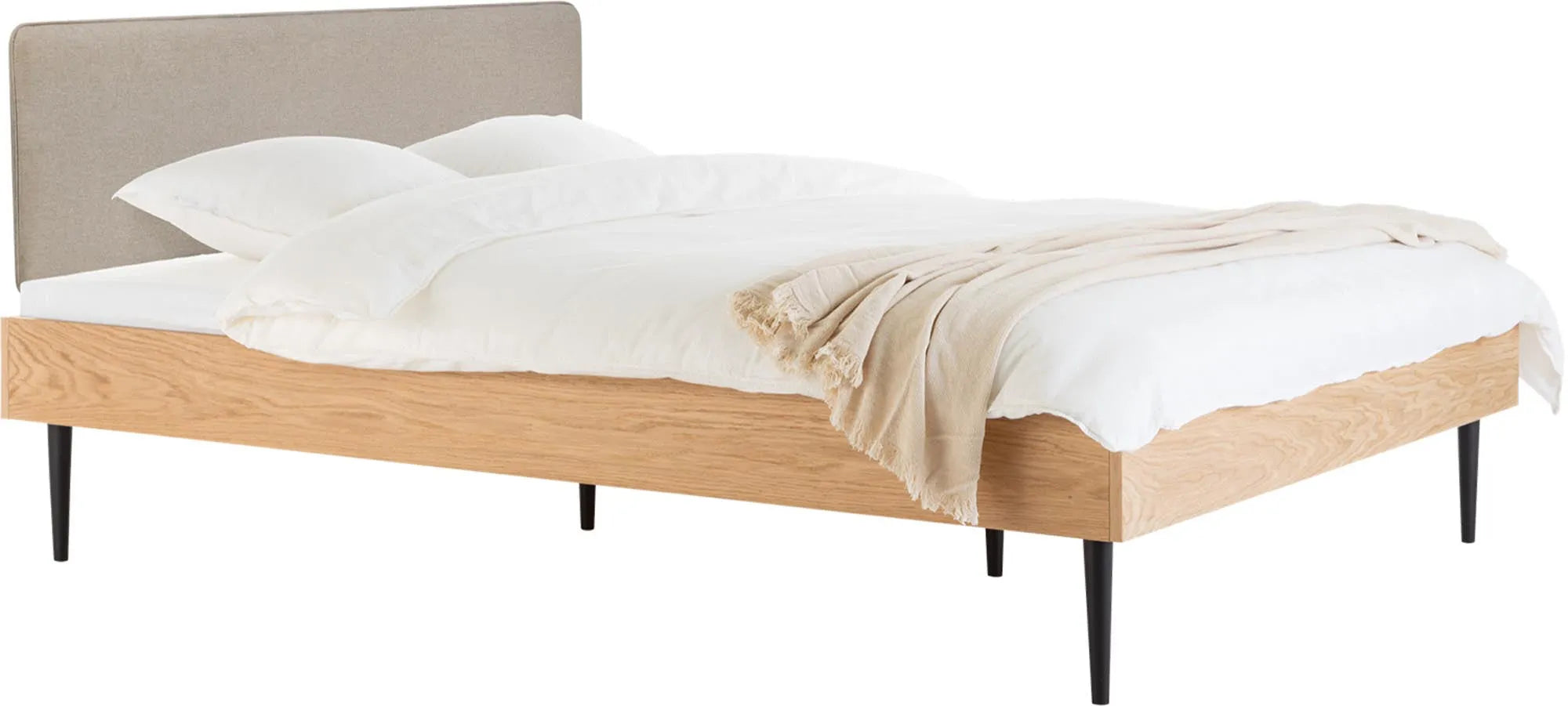 Streiko Bett mit Kopfteil in Natur / Sand Beige präsentiert im Onlineshop von KAQTU Design AG. Bett ist von Noo.ma