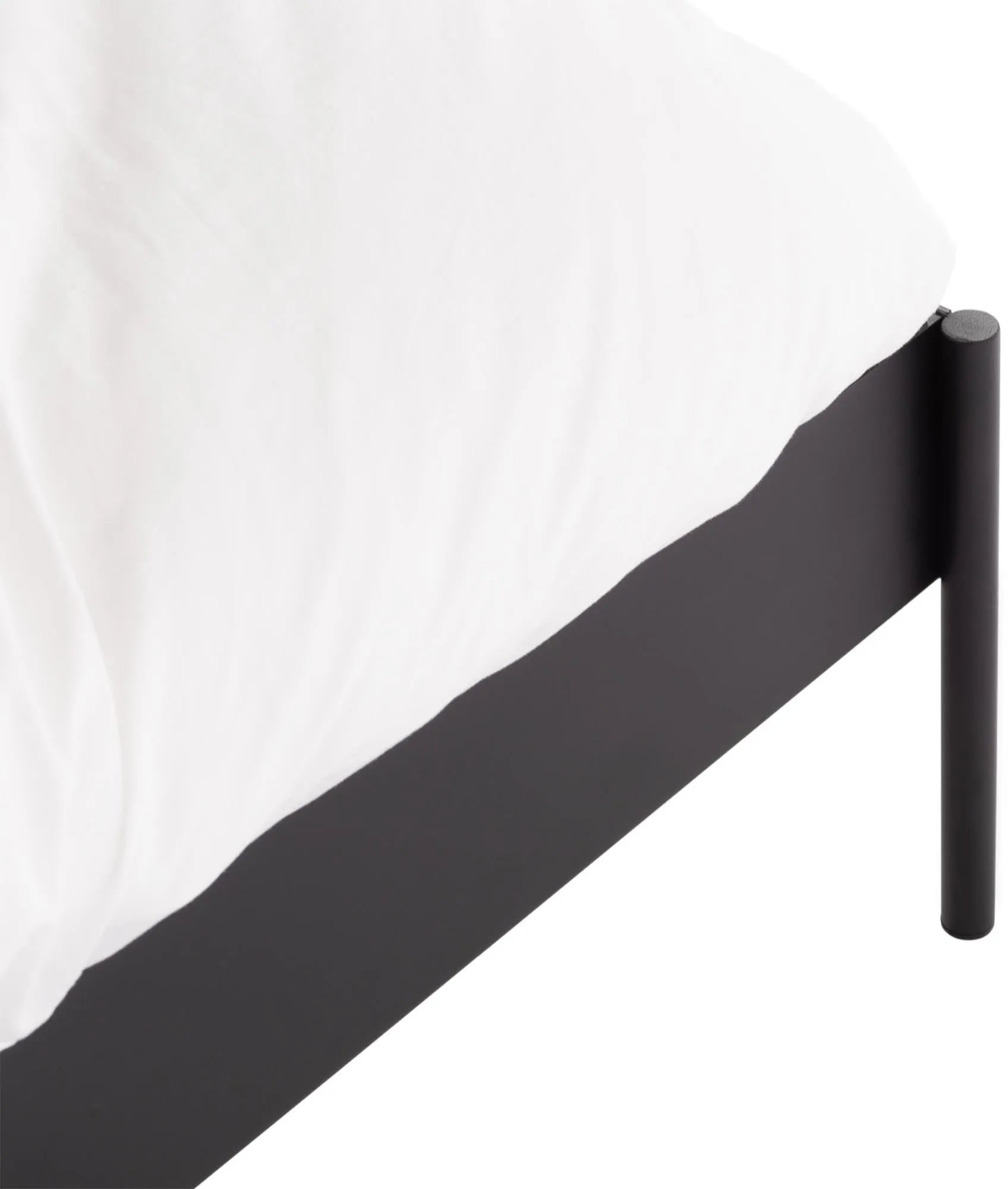 Eton Bett Basic: Stilvolles Design mit langlebigem Lattenrost.