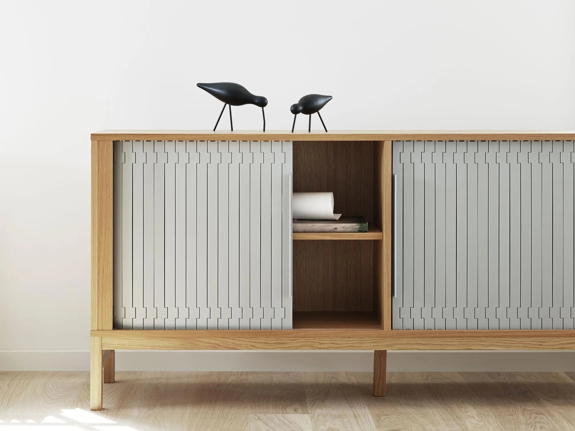 Jalousi Sideboard: Modernes Design mit skandinavischem Flair.