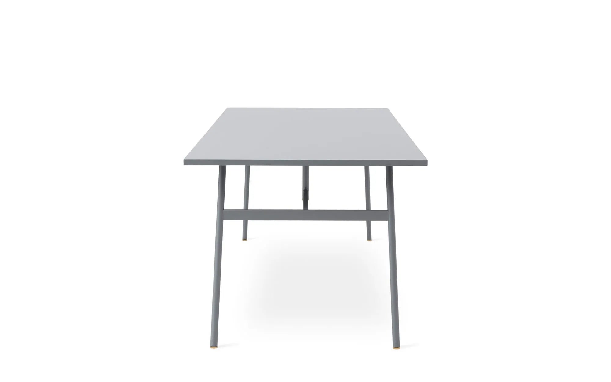 Union Tisch von Normann Copenhagen: Stilvoller Mittelpunkt für Räume.