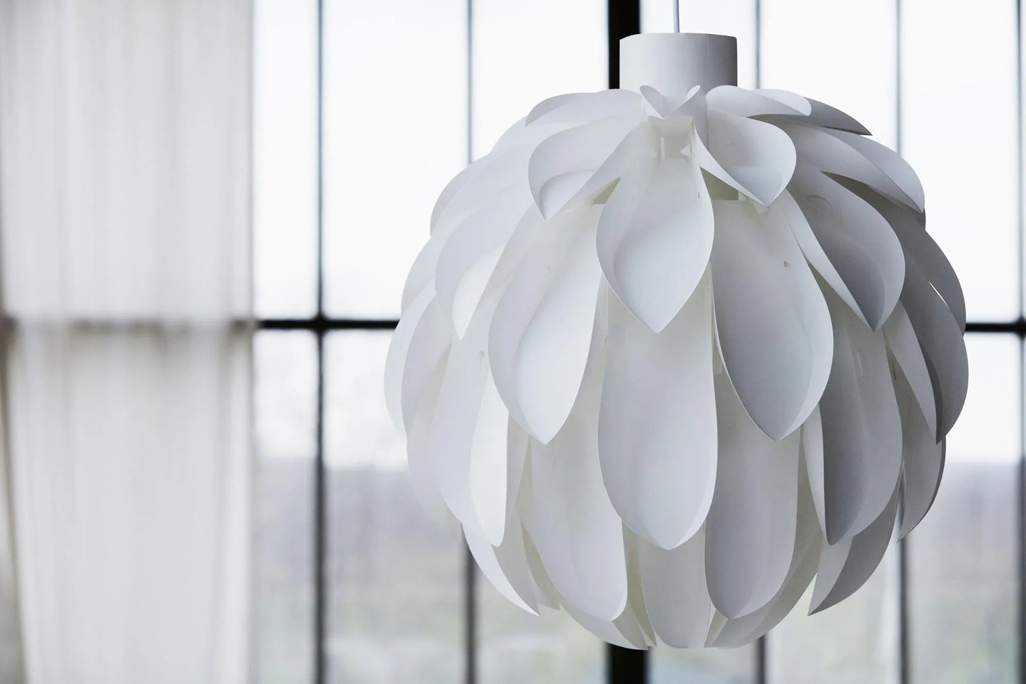 Norm 12 Lampe Groß: Modernes Highlight von Normann Copenhagen.