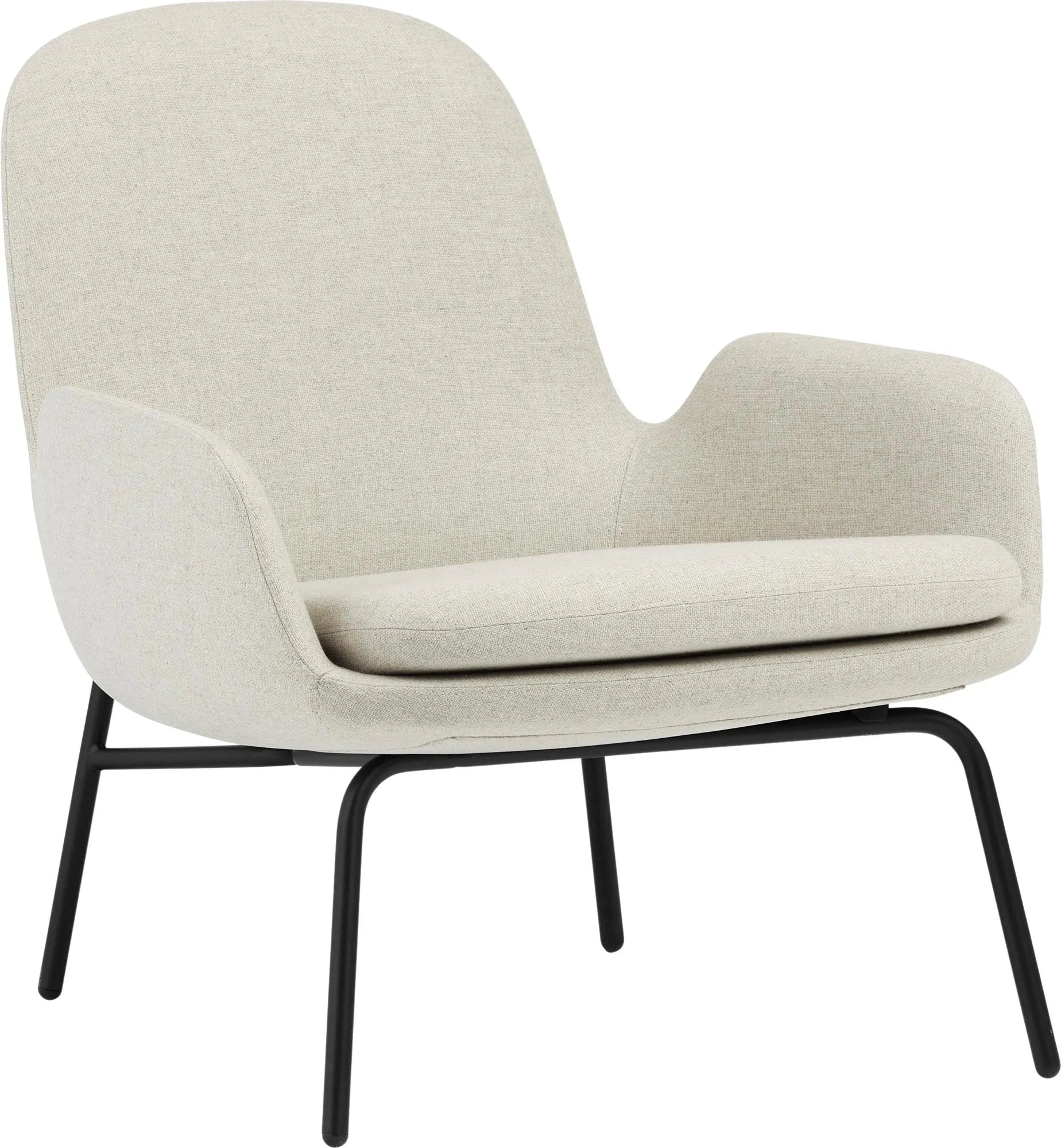 Der Era Lounge Sessel von Normann Copenhagen: Zeitloses, kurviges Design, hoher Komfort, individuell anpassbar mit vielfältigen Stoff- und Farboptionen.