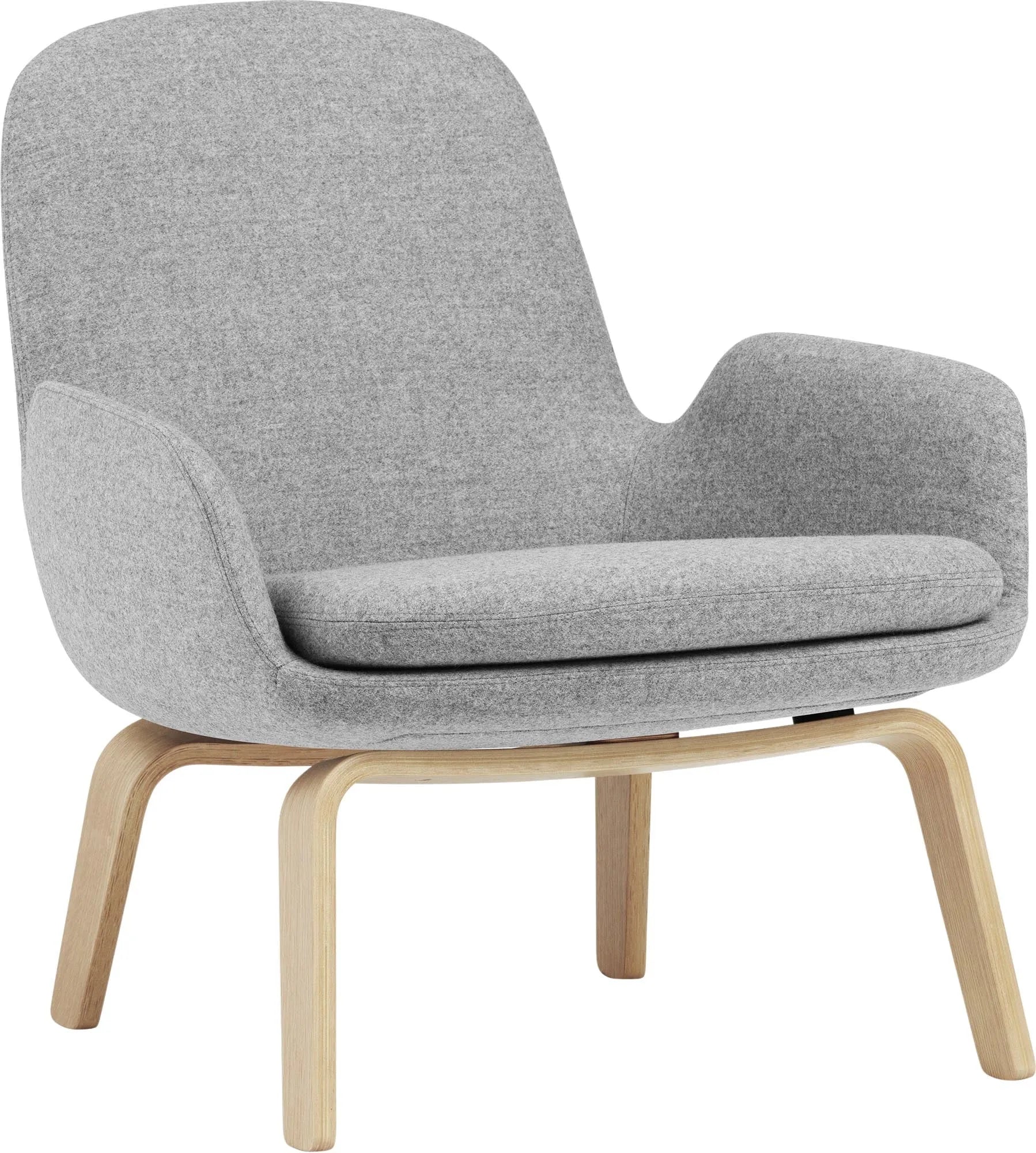 Der Era Lounge Sessel von Normann Copenhagen: Zeitloses, kurviges Design, hoher Komfort, individuell anpassbar mit vielfältigen Stoff- und Farboptionen.