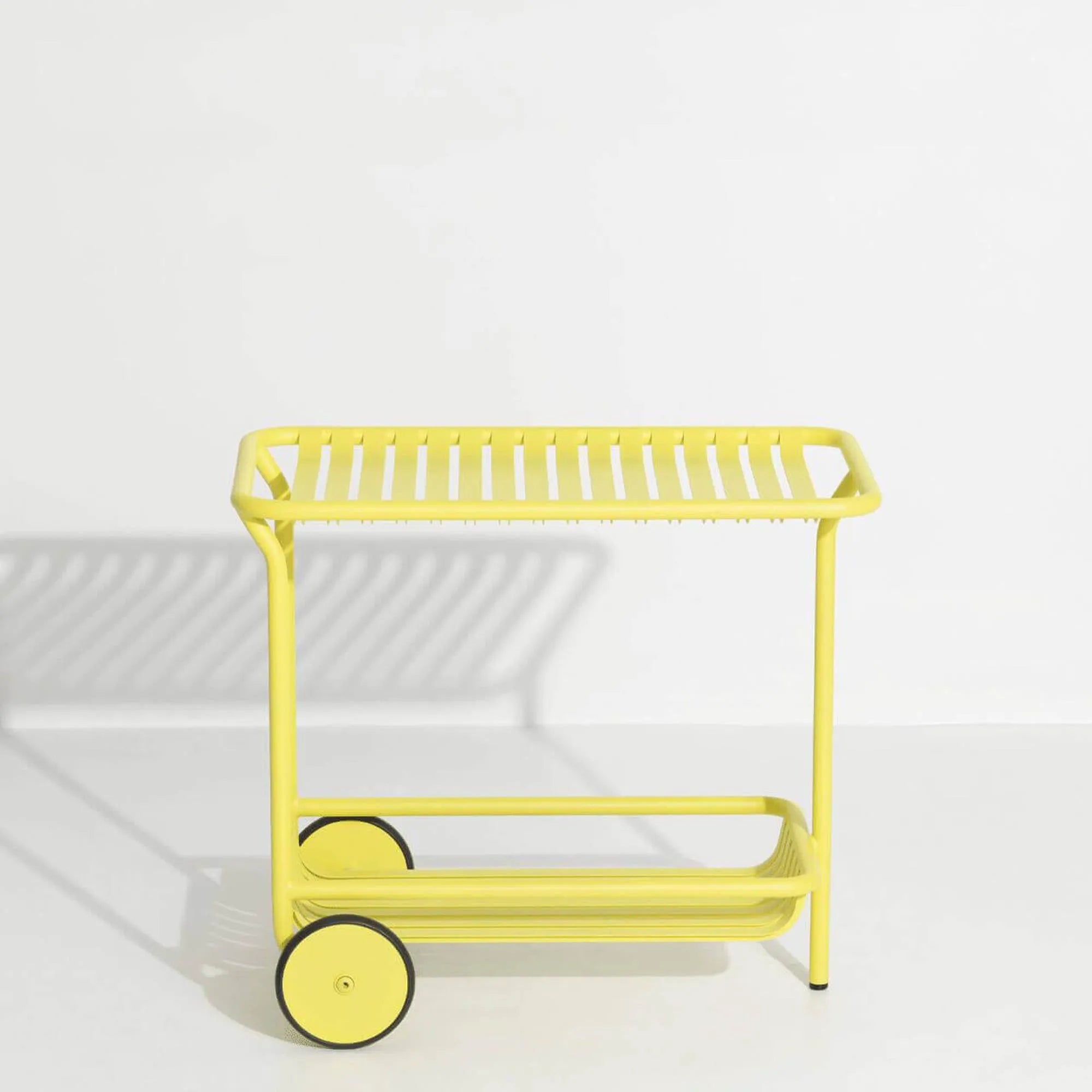 Week-End Trolley in Burgundy präsentiert im Onlineshop von KAQTU Design AG. Beistelltisch Outdoor ist von Petite Friture