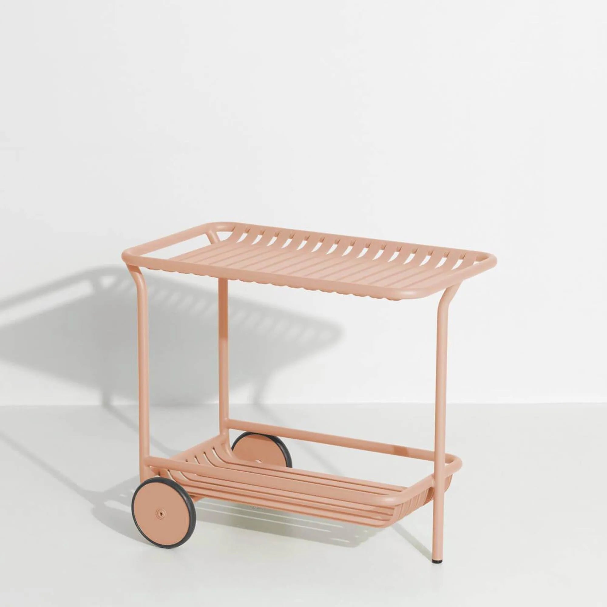 Week-End Trolley in Burgundy präsentiert im Onlineshop von KAQTU Design AG. Beistelltisch Outdoor ist von Petite Friture