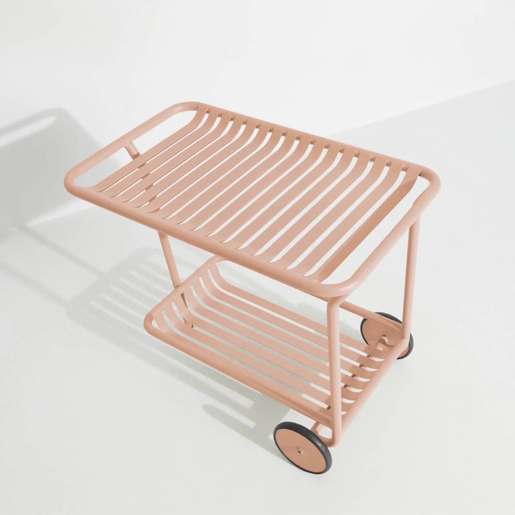 Week-End Trolley in Burgundy präsentiert im Onlineshop von KAQTU Design AG. Beistelltisch Outdoor ist von Petite Friture