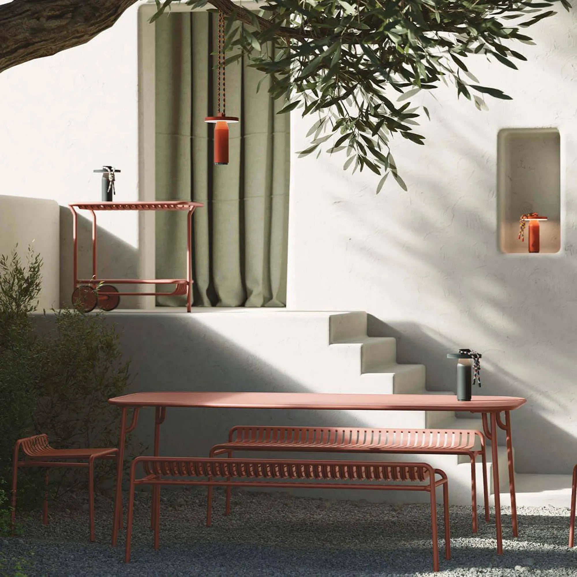 Week-End Gartenbank in Blush präsentiert im Onlineshop von KAQTU Design AG. Gartenbank ist von Petite Friture