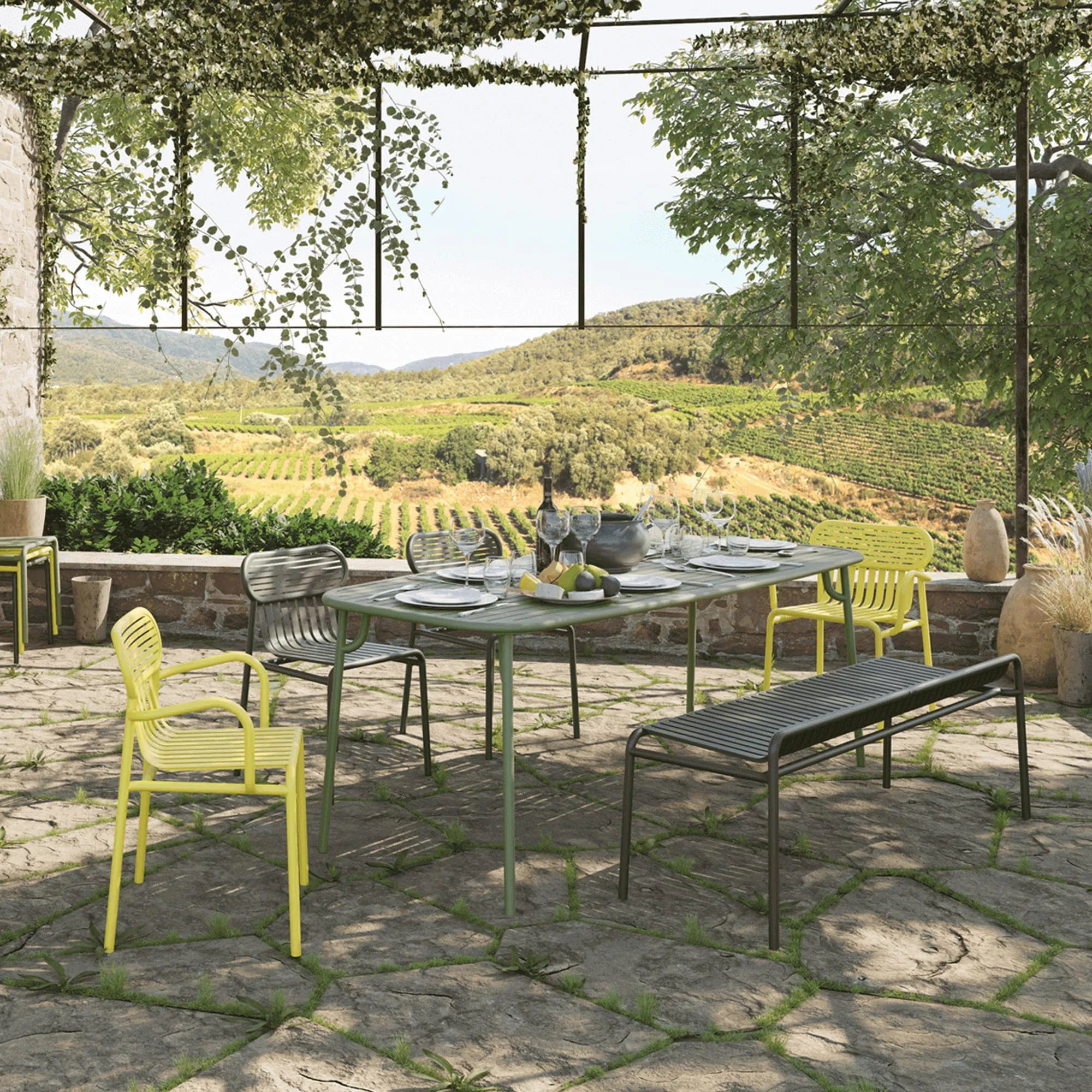 Week-End Gartenbank in Blush präsentiert im Onlineshop von KAQTU Design AG. Gartenbank ist von Petite Friture