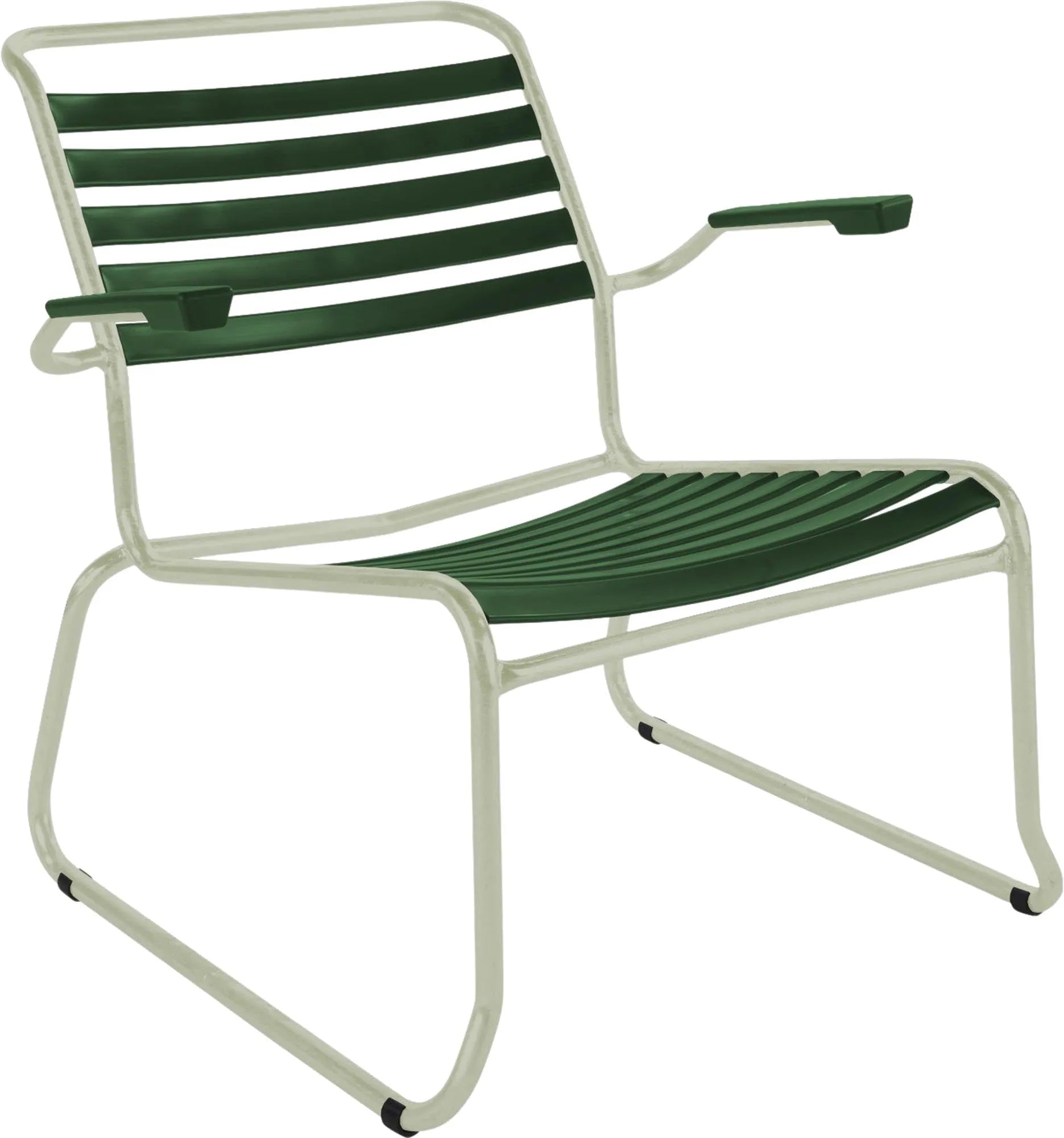 Säntis Kufen-Lounger Lättli mit Armlehne in Tannengrün / Pastellgrün präsentiert im Onlineshop von KAQTU Design AG. Outdoor-Sessel ist von Schaffner