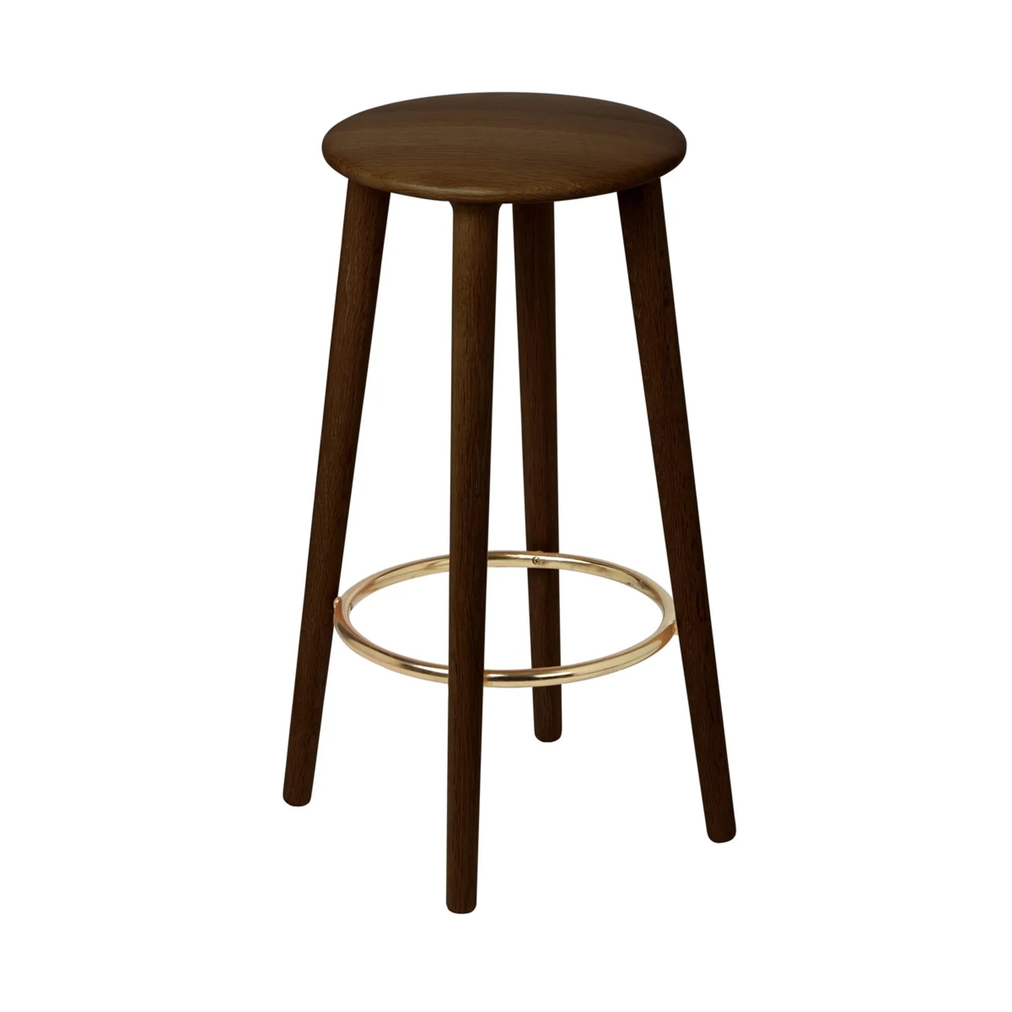 The Socialite Counter stool in Eiche Natur präsentiert im Onlineshop von KAQTU Design AG. Barhocker ist von Umage