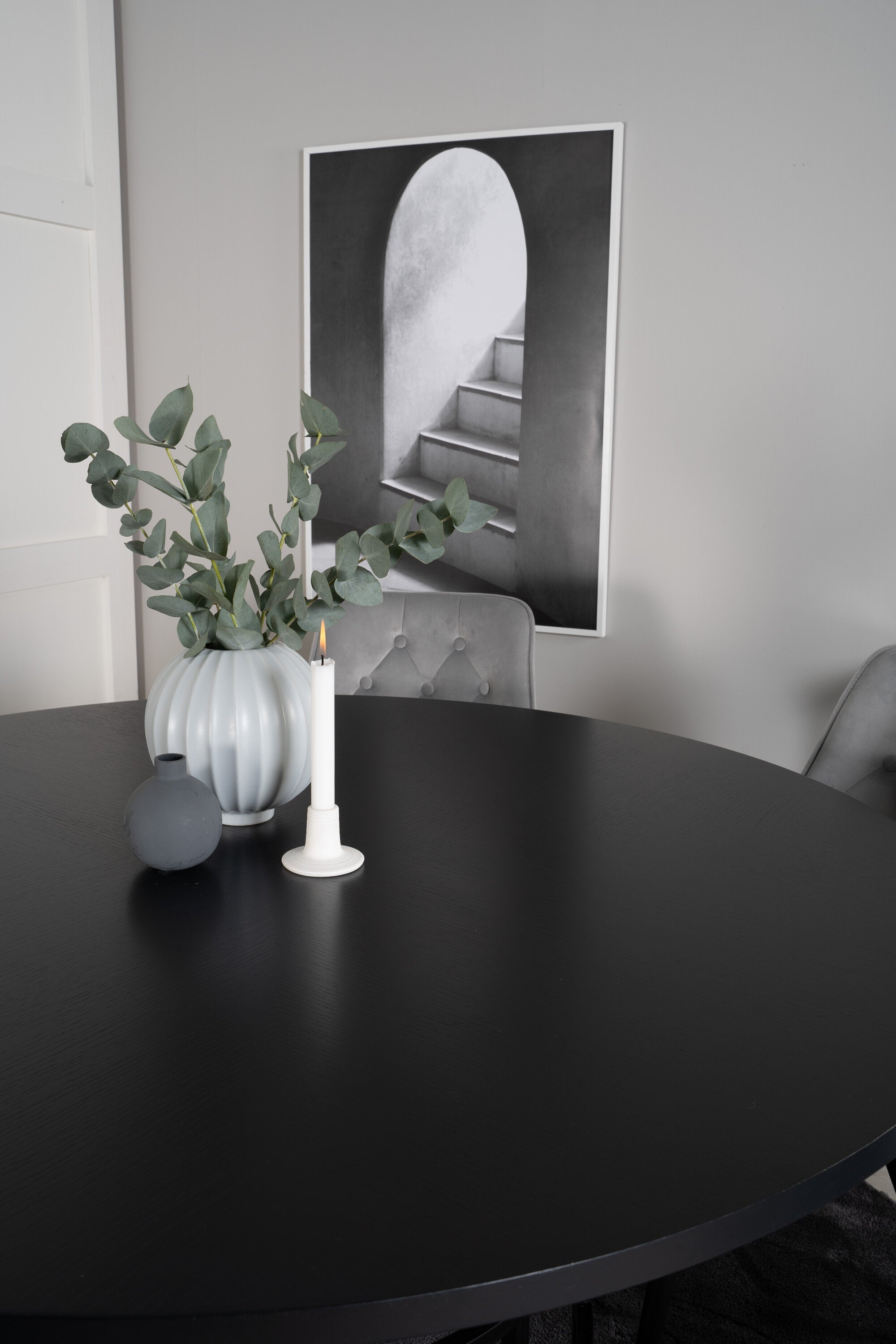 Esszimmerset Copenhagen + Velvet Deluxe ⌀140cm/6St. in Schwarz präsentiert im Onlineshop von KAQTU Design AG. Esszimmerset ist von Venture Home
