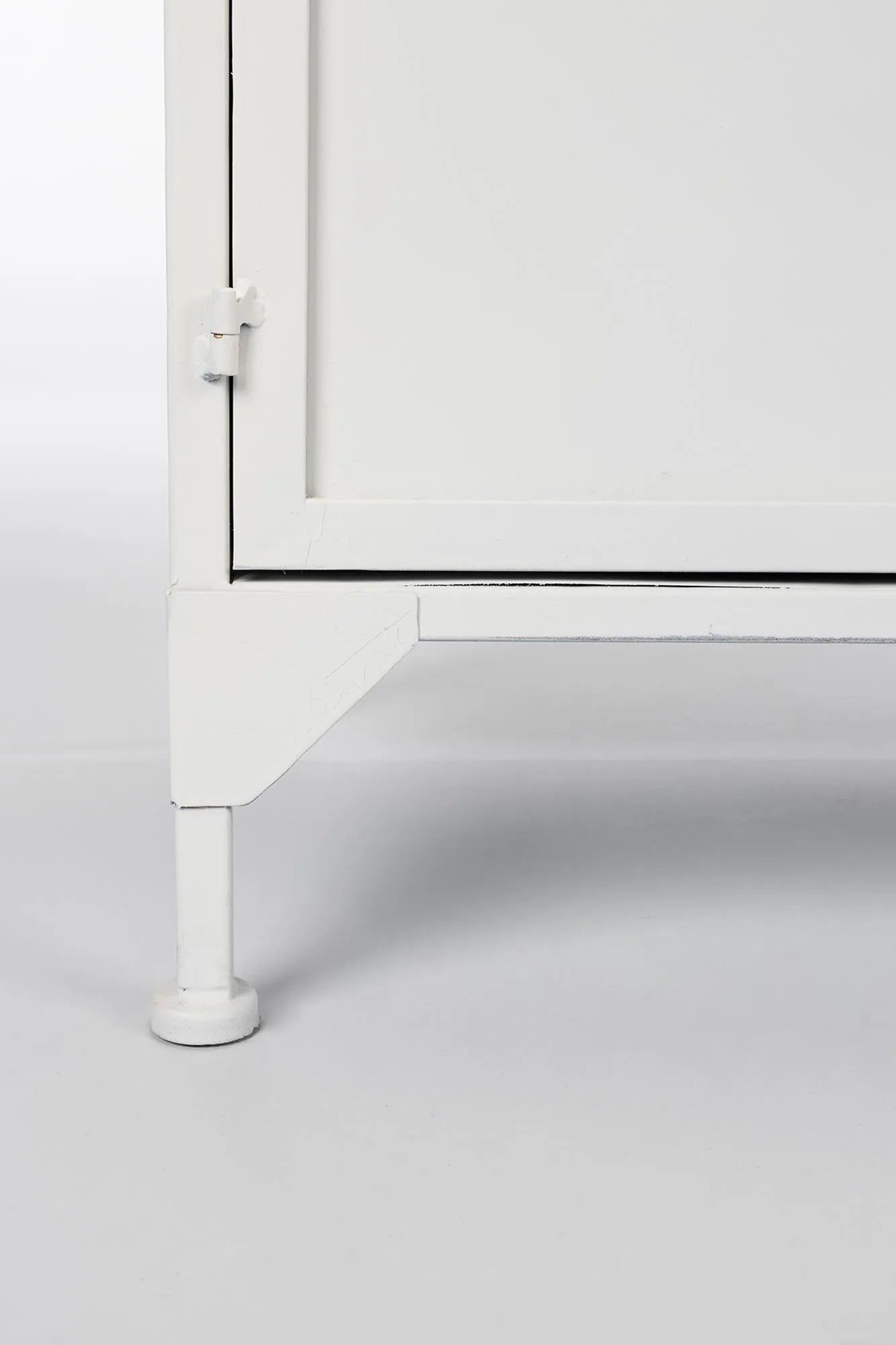 Stilvolles MIYA LOW Sideboard 3-türig von White Label Living.