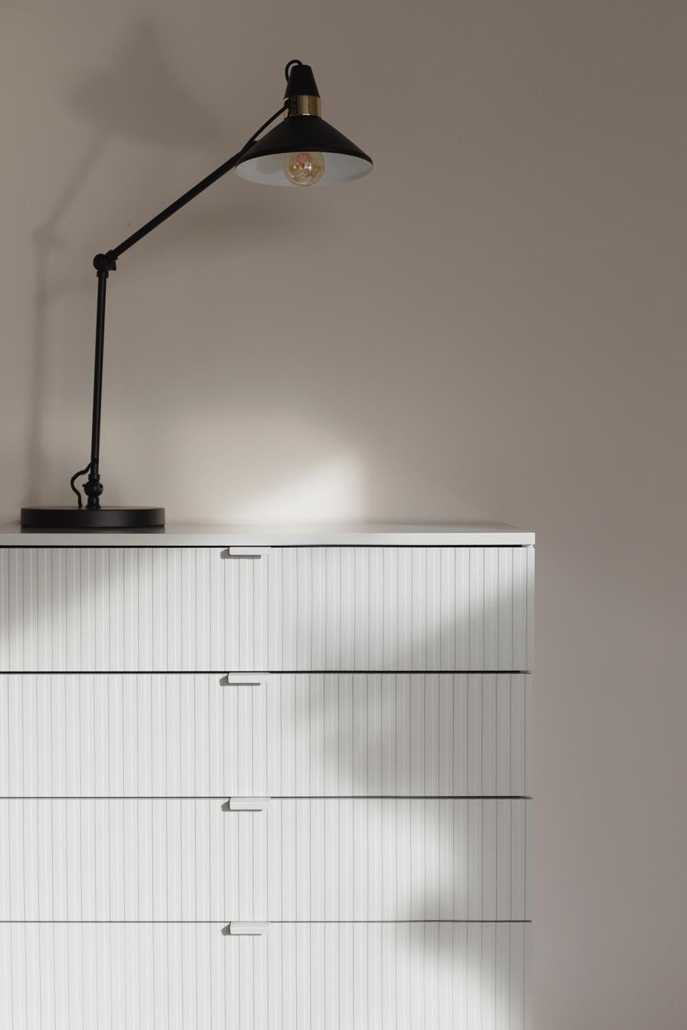 Schrank Cayo in White präsentiert im Onlineshop von KAQTU Design AG. Cabinet ist von White Label Living