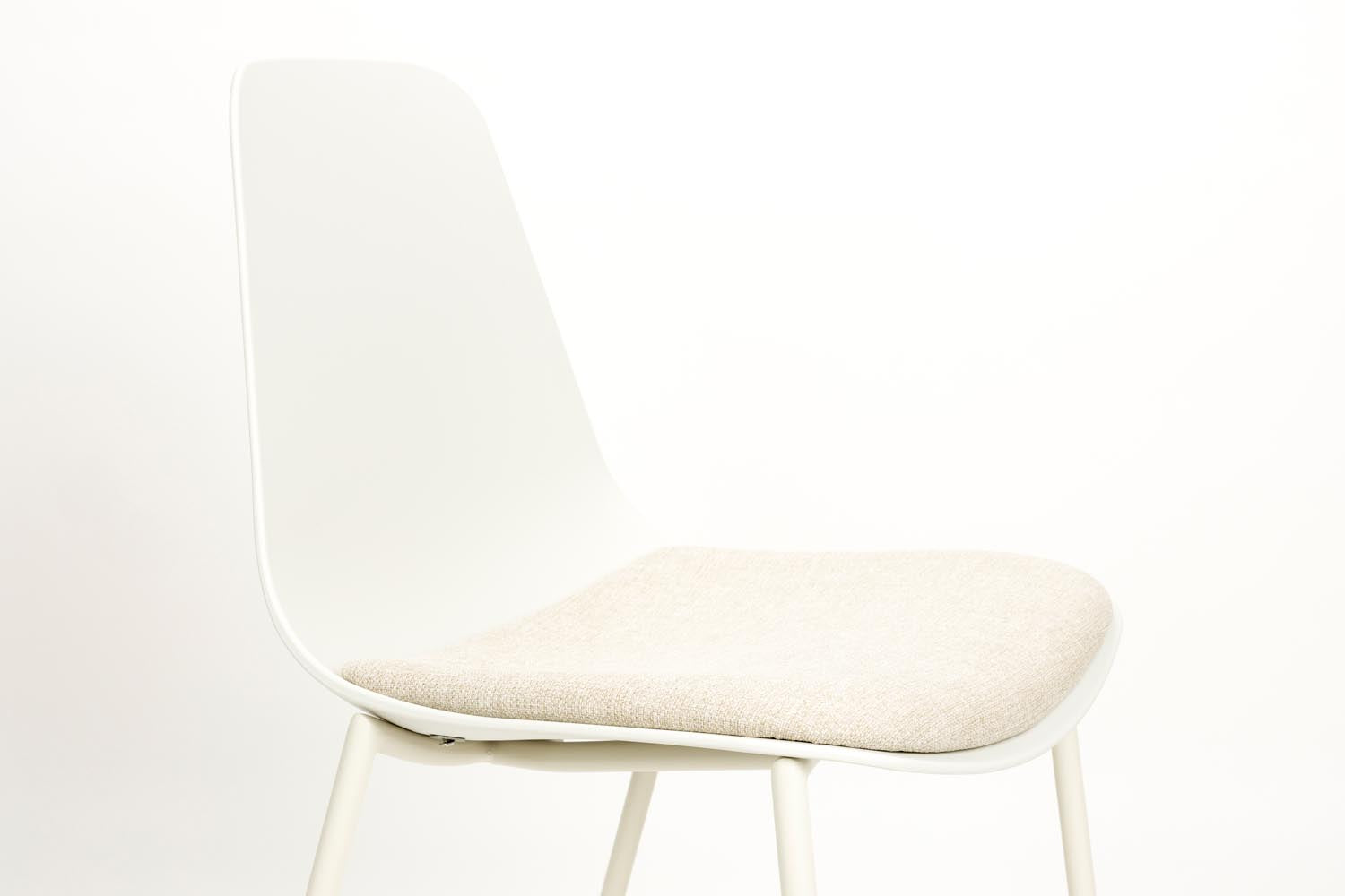 Stuhl Jeffrey White in White präsentiert im Onlineshop von KAQTU Design AG. Stuhl ist von White Label Living