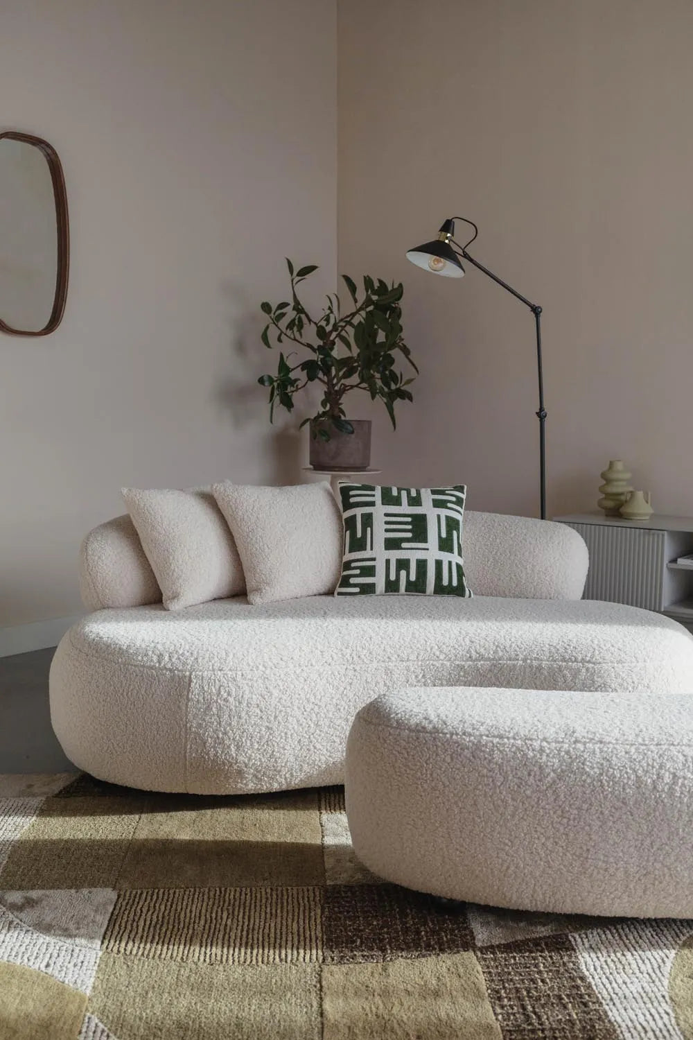 Sofa Noxx in White präsentiert im Onlineshop von KAQTU Design AG. 4er Sofa ist von White Label Living