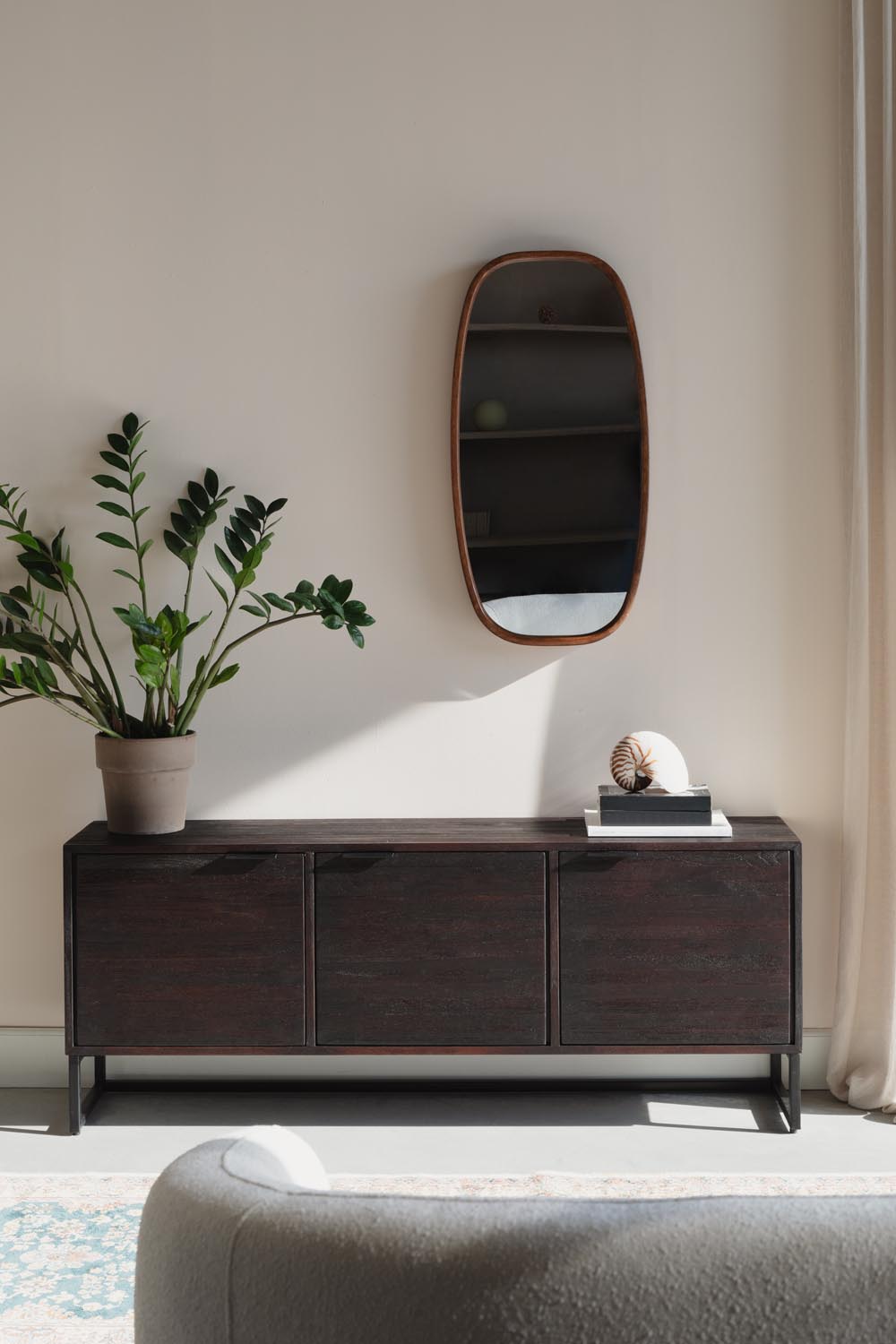 Sideboard Webster niedrig in Brown präsentiert im Onlineshop von KAQTU Design AG. Sideboard ist von White Label Living