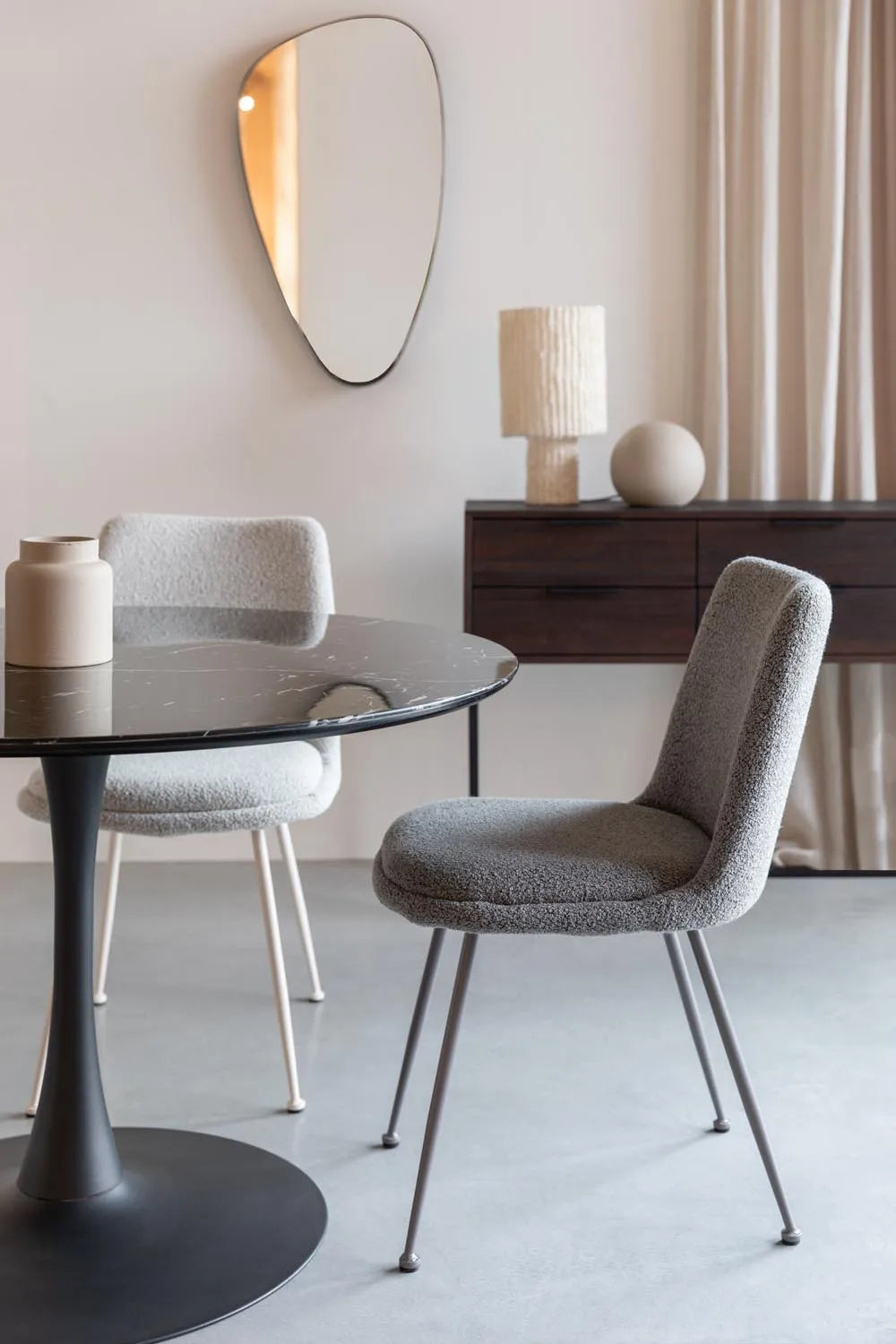 Fijs Stuhl Taupe in Grey präsentiert im Onlineshop von KAQTU Design AG. Stuhl ist von White Label Living