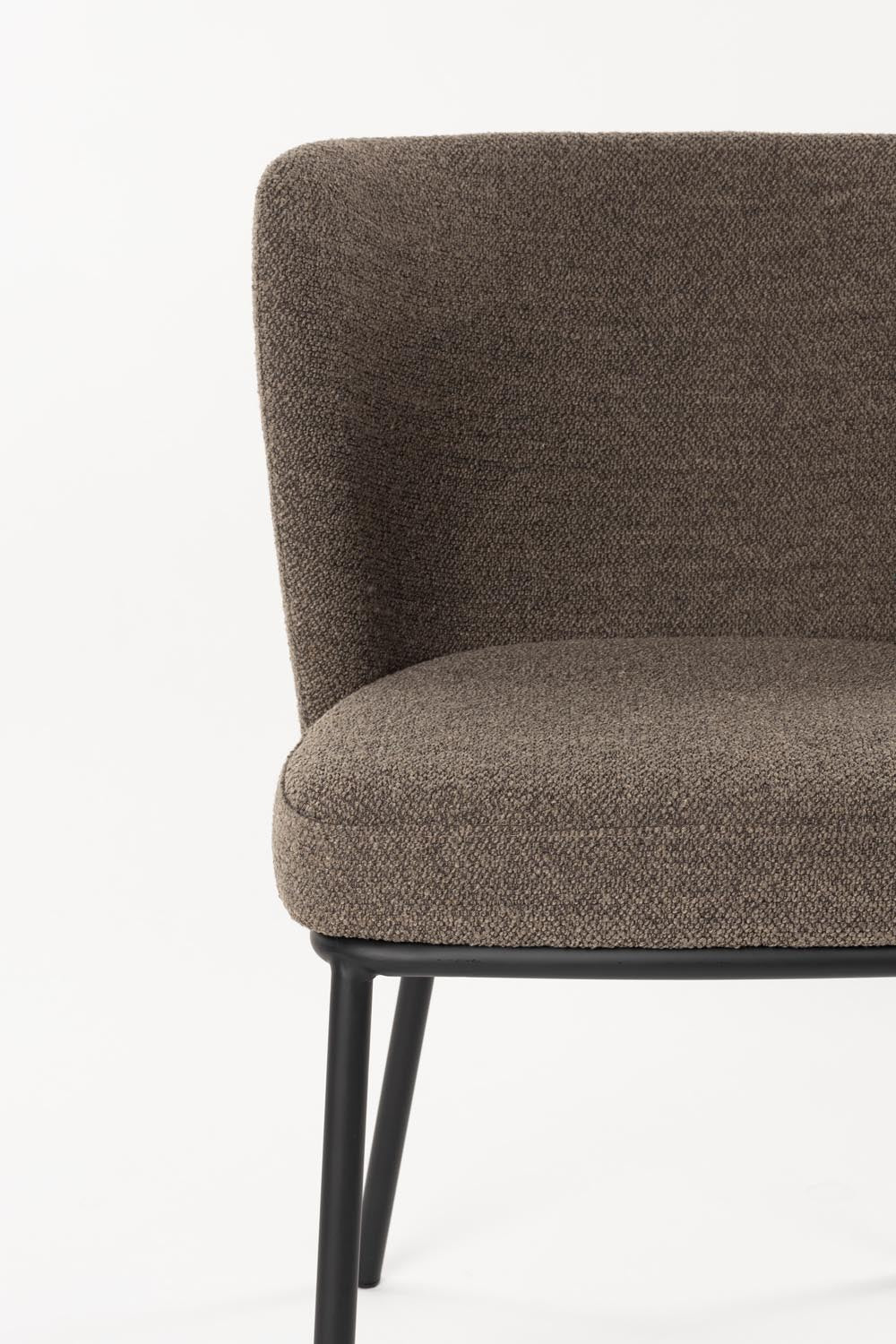 Guus Stuhl Braun in Brown präsentiert im Onlineshop von KAQTU Design AG. Schalenstuhl ist von White Label Living