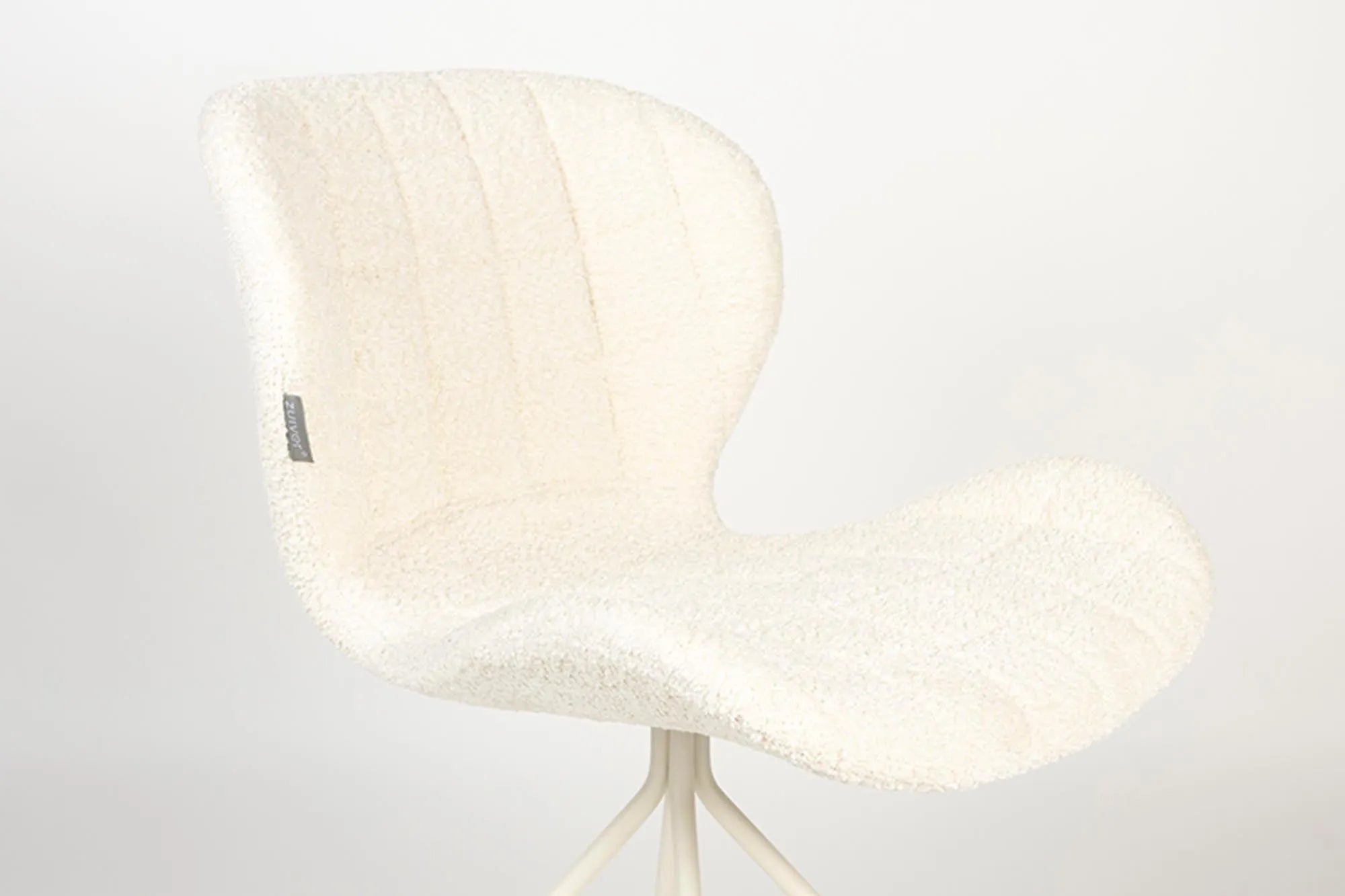 Stuhl OMG Soft in Off White präsentiert im Onlineshop von KAQTU Design AG. Stuhl ist von Zuiver