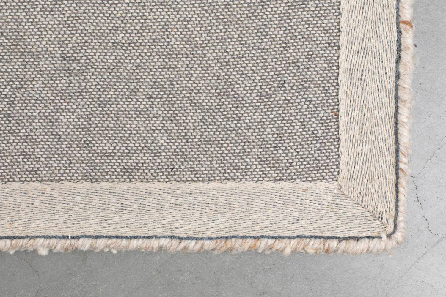 Hills Teppich 160x230 in Beige präsentiert im Onlineshop von KAQTU Design AG. Teppich ist von Zuiver