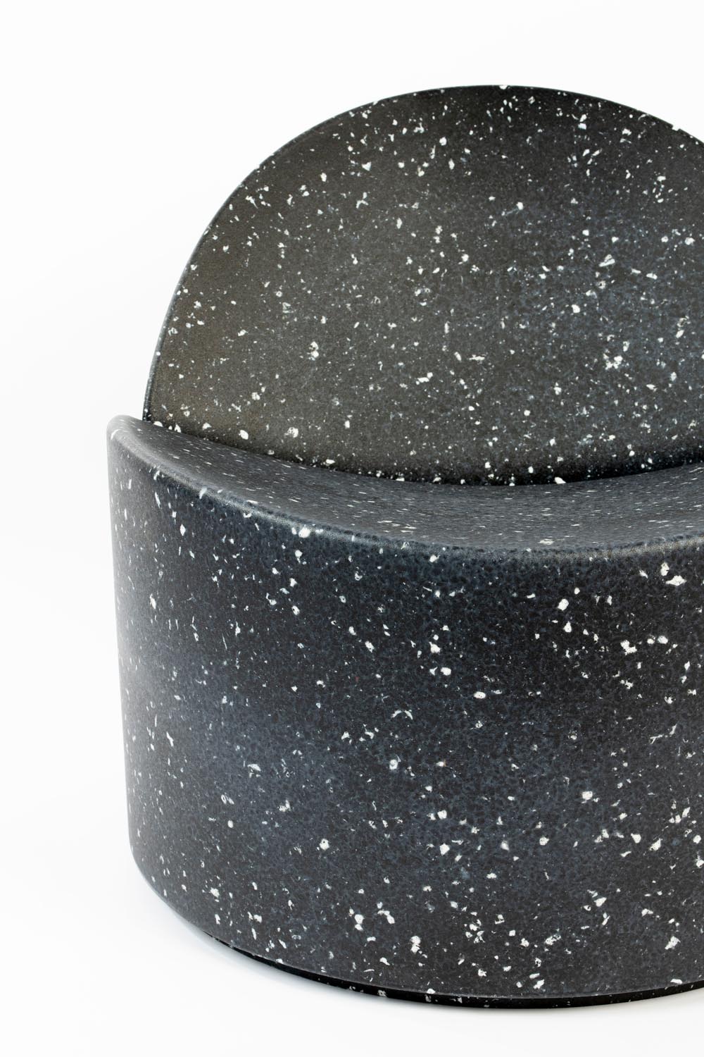 Bloom Loungesessel Schwarz-Galaxy in Black präsentiert im Onlineshop von KAQTU Design AG. Outdoor-Sessel ist von Zuiver