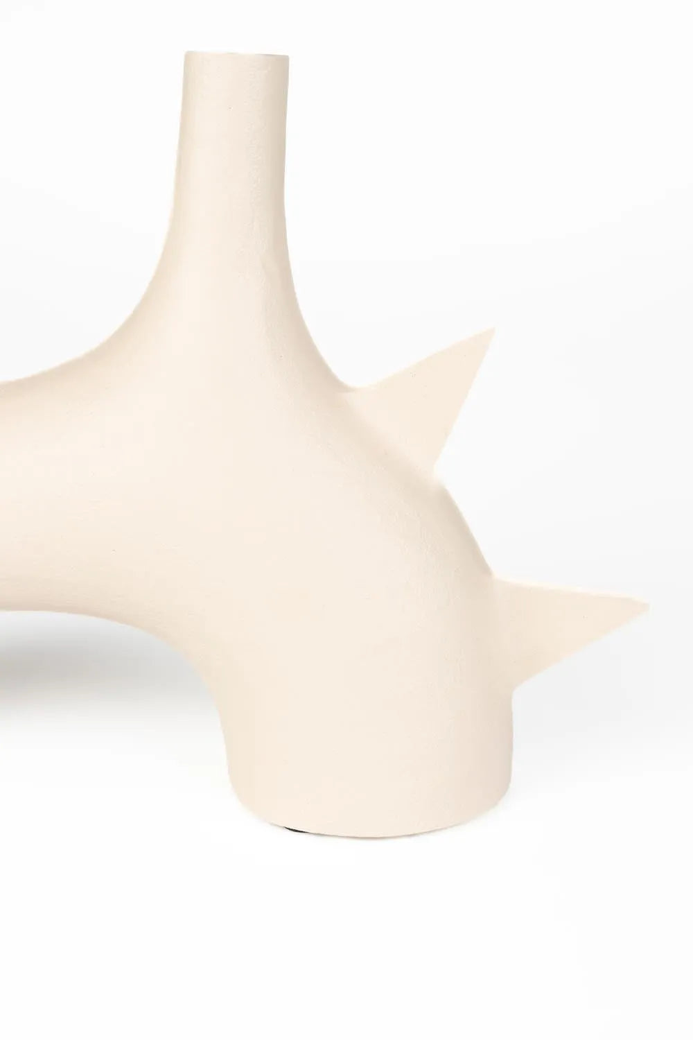 Sting Vase in Beige präsentiert im Onlineshop von KAQTU Design AG. Vase ist von Zuiver