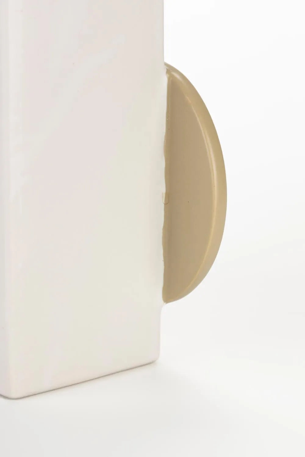 Bloomer Vase in Beige präsentiert im Onlineshop von KAQTU Design AG. Vase ist von Zuiver