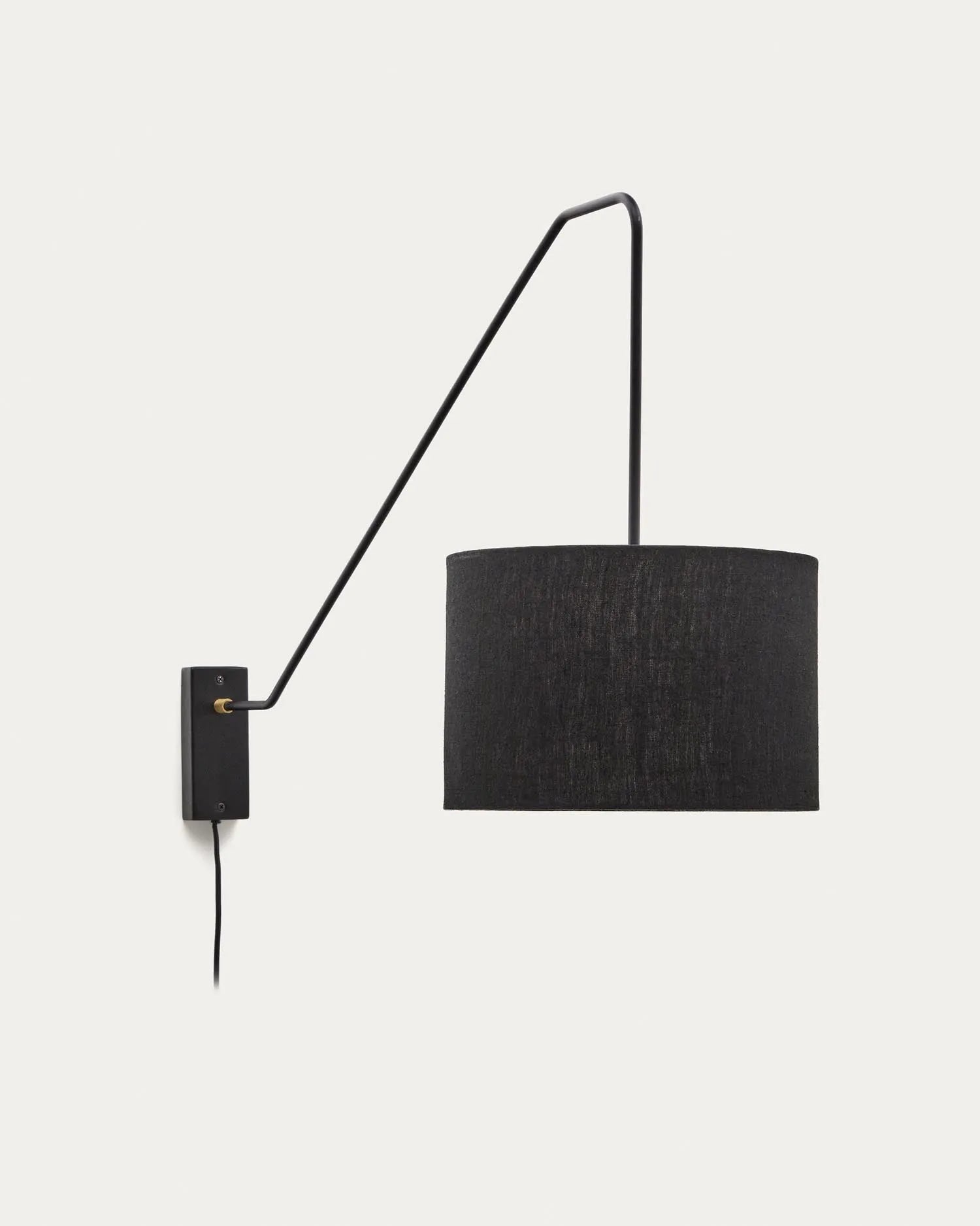 Elegante Jex Wandleuchte aus schwarz lackiertem Metall und Massivholz, verstellbarer Lichtfokus, ideal für stilvolle Wohnräume.